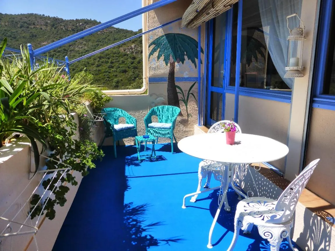 Bird's eye view in NOUVEAU ! Chambre d'Hôte Insolite PRIVEE " CŒURS DE PIRATES à BALI EN PROVENCE" SPA SAUNA MASSAGES dans cadre EXOTIQUE d'Aménagements EXTÉRIEURS D'EXCEPTION ÉTÉ comme HIVER BIENVENUE !!!
