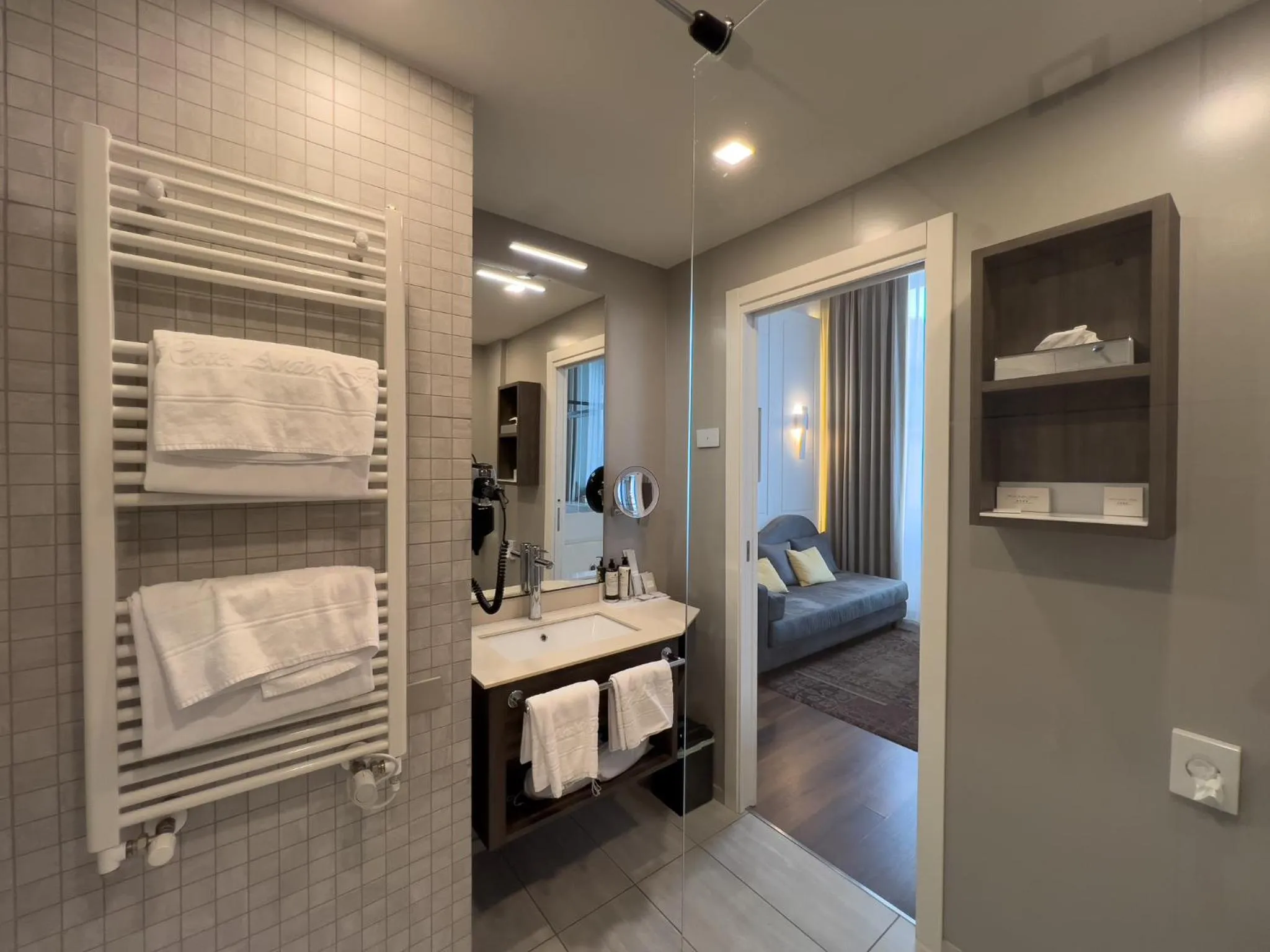 Bathroom, Bed in Araba Fenice Hotel