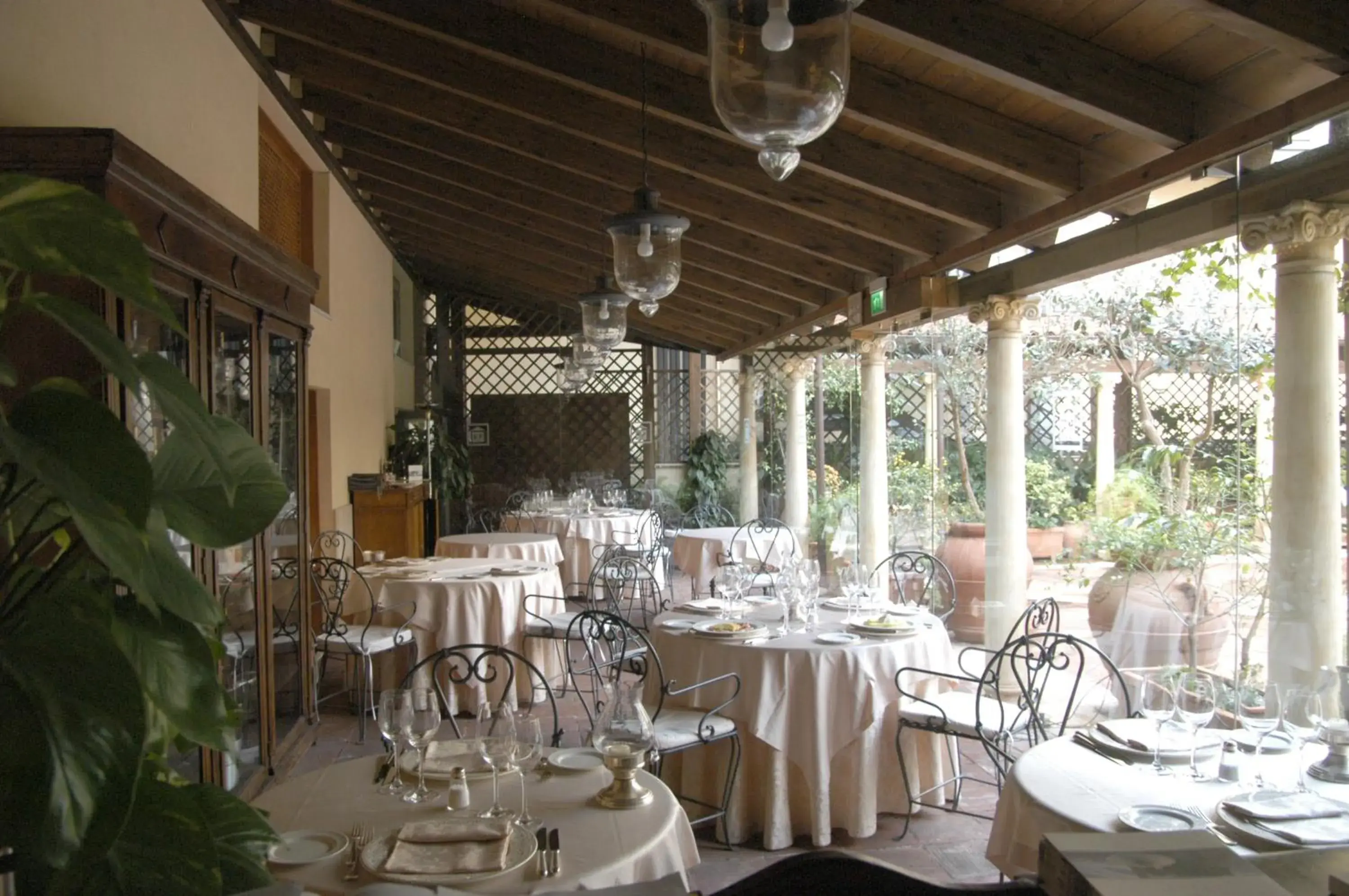 Restaurant/places to eat in Katane Palace Hotel Restaurant/places to eat in Katane Palace Hotel