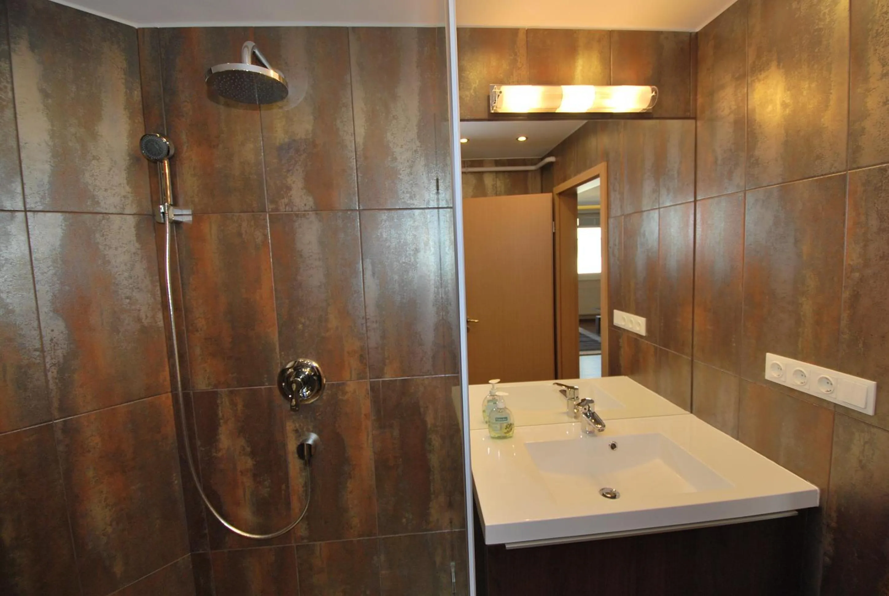 Bathroom in Arpad Bridge Apartments