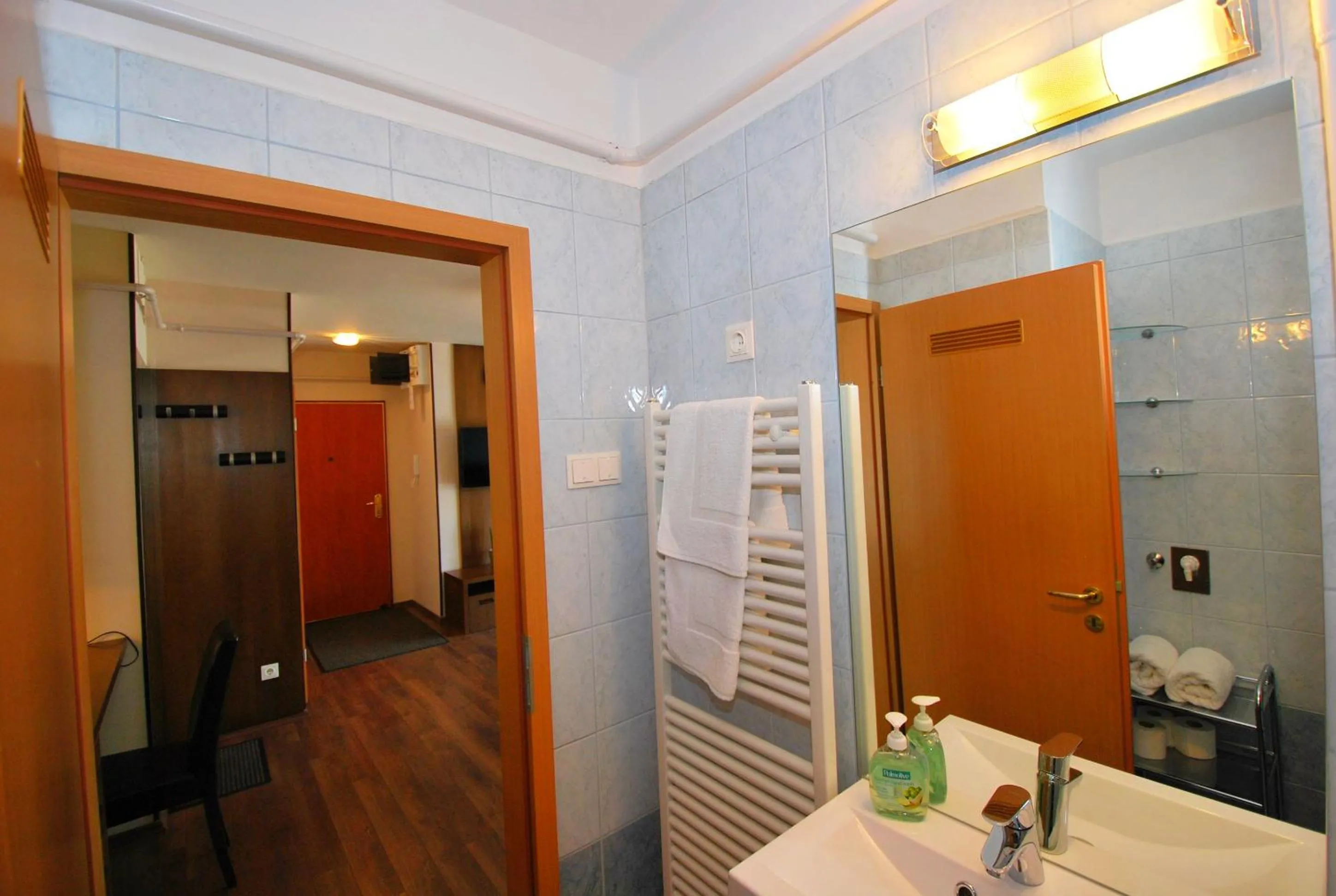 Bathroom in Arpad Bridge Apartments