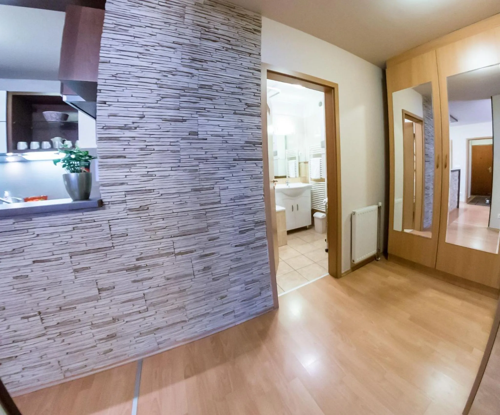 Decorative detail in Arpad Bridge Apartments