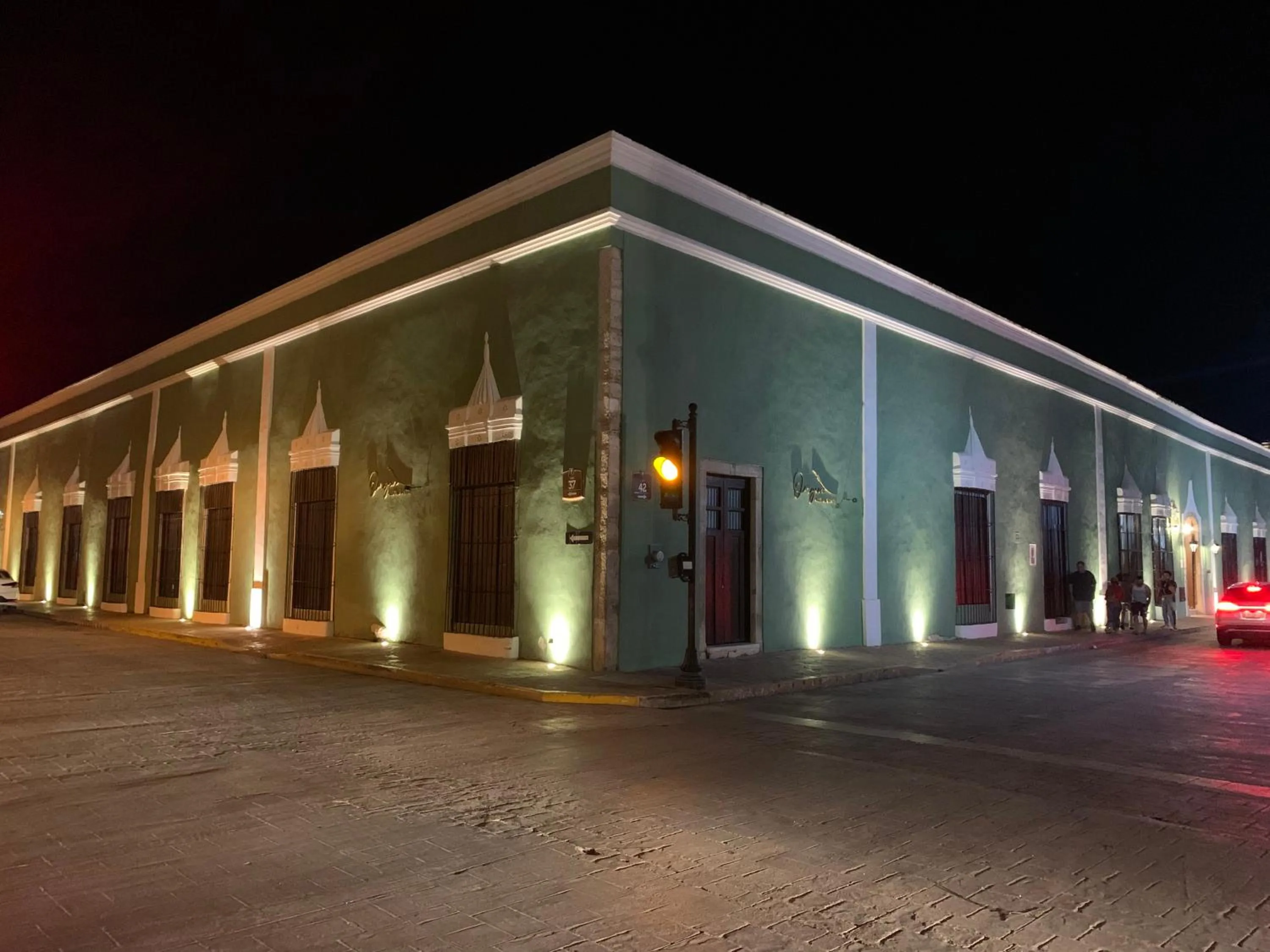 Property building in Real Hispano