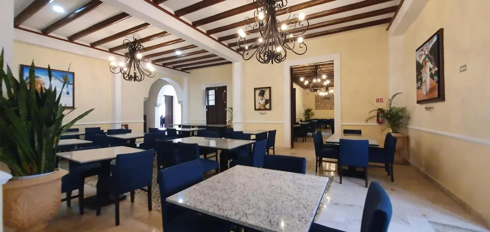 Restaurant/places to eat in Real Hispano Restaurant/places to eat in Real Hispano