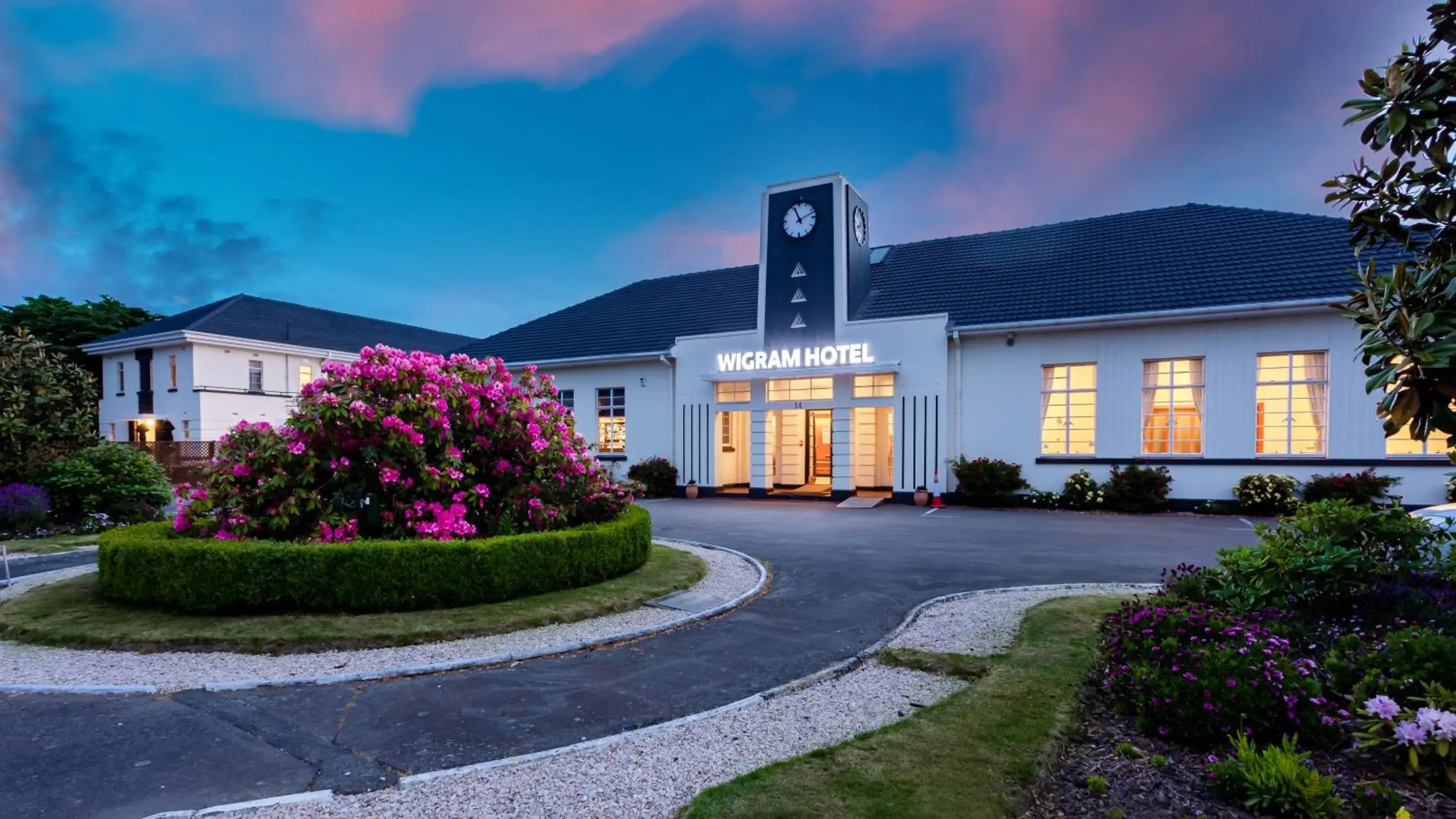 Property building in Wigram Hotel Property building in Wigram Hotel