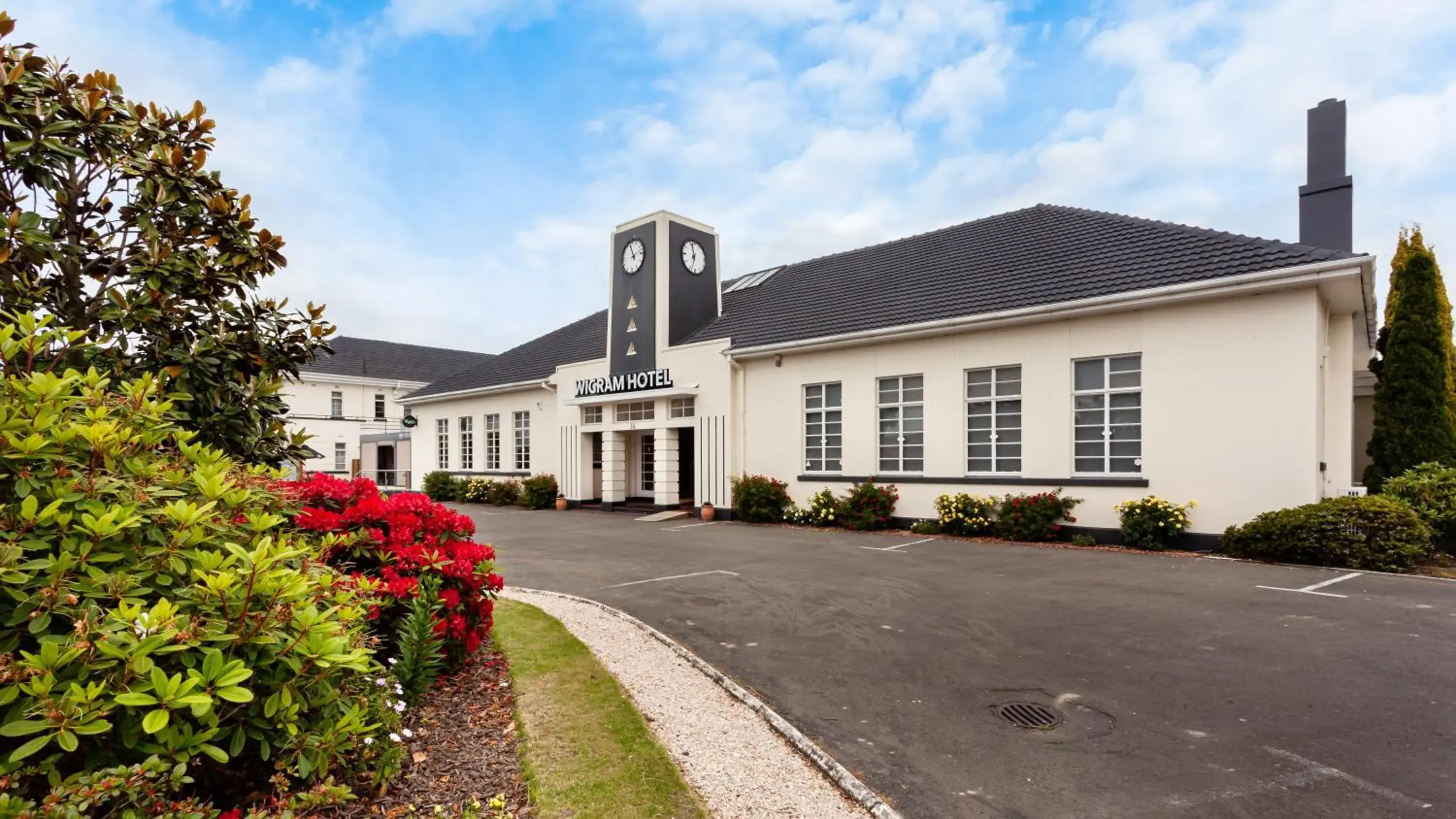 Property building in Wigram Hotel Property building in Wigram Hotel