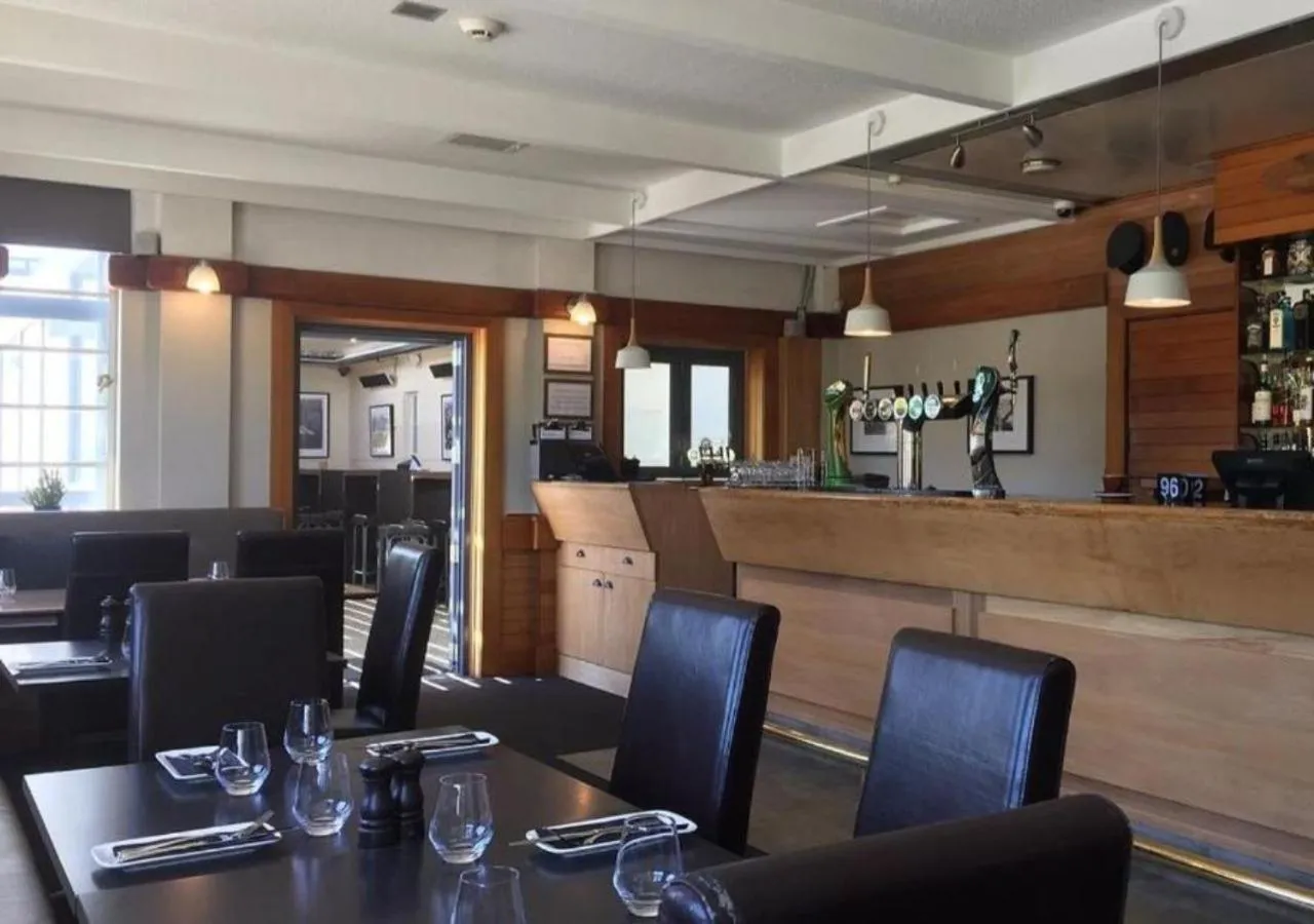 Restaurant/places to eat in Wigram Hotel