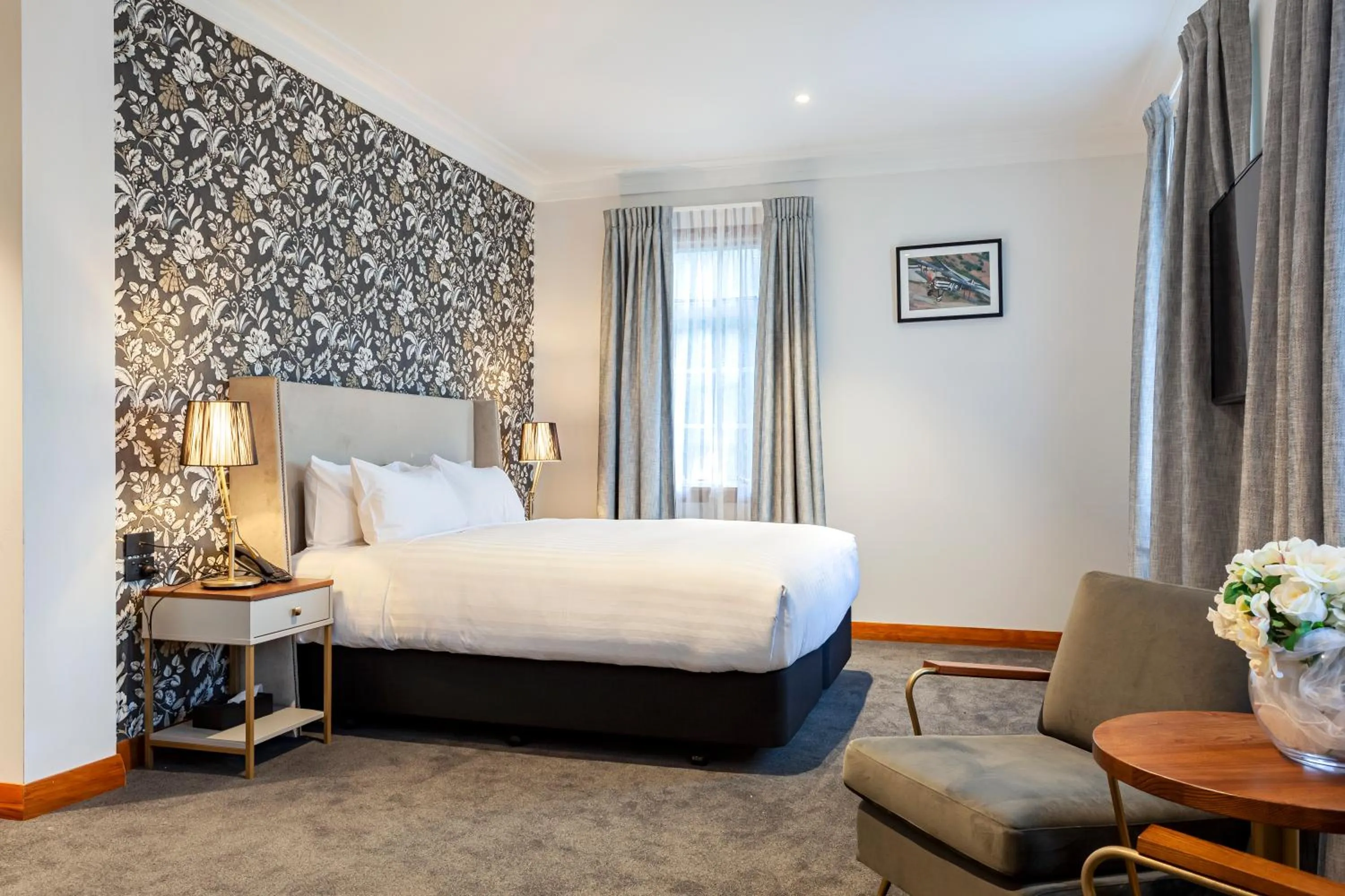 Photo of the whole room, Bed in Wigram Hotel