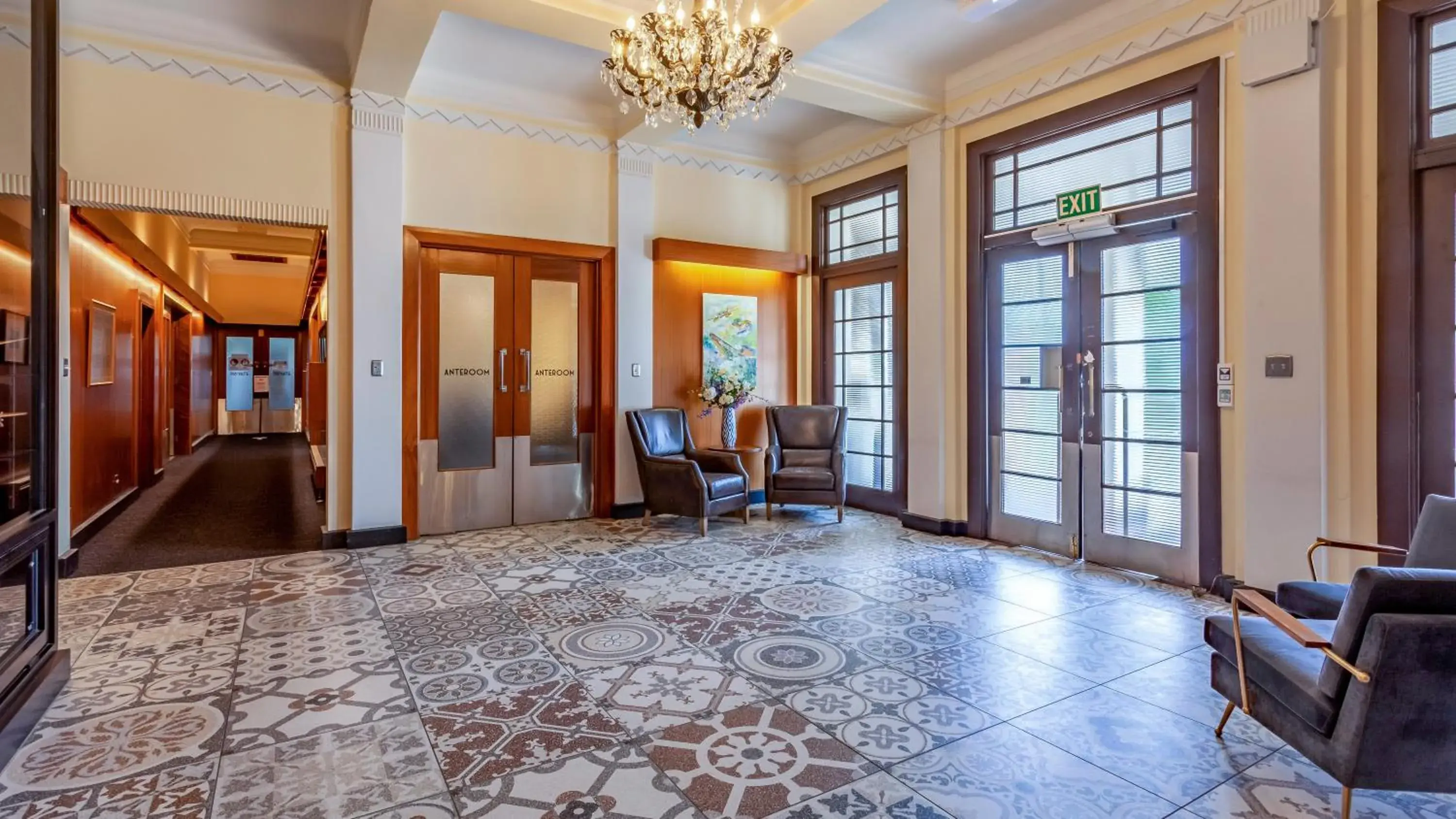 Facade/entrance in Wigram Hotel Facade/entrance in Wigram Hotel