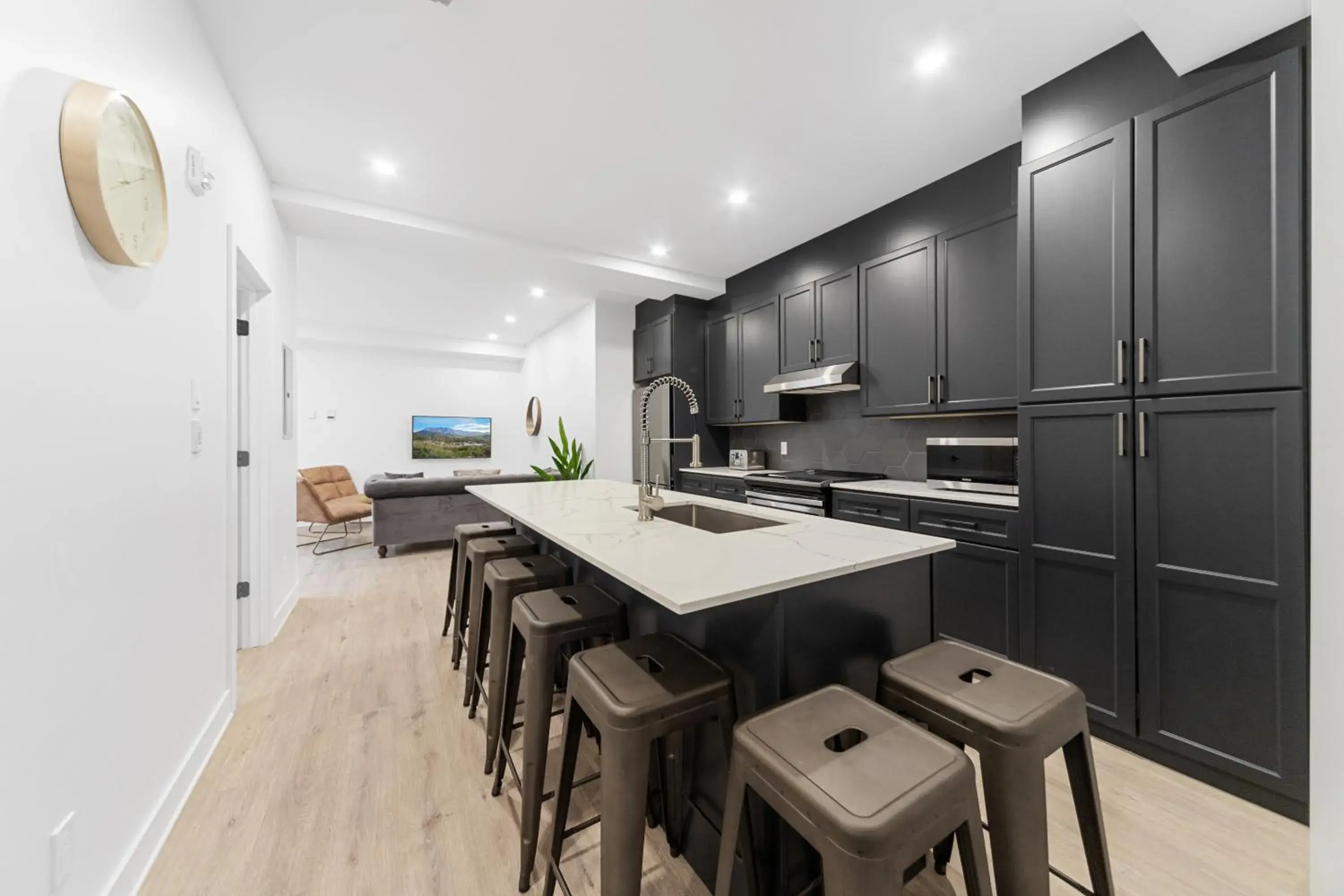 Three-Bedroom Apartment Suite in Stonewall Suites Three-Bedroom Apartment Suite in Stonewall Suites