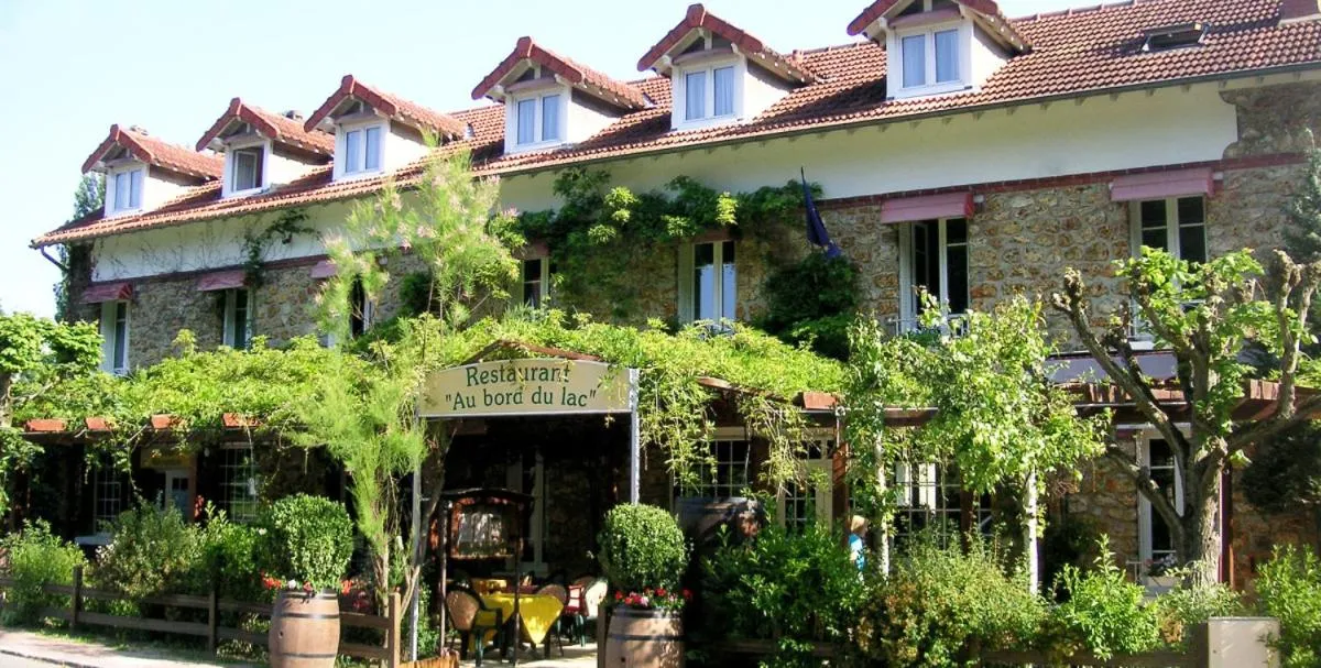 LOGIS Hôtel & Restaurant - Au Bord du Lac