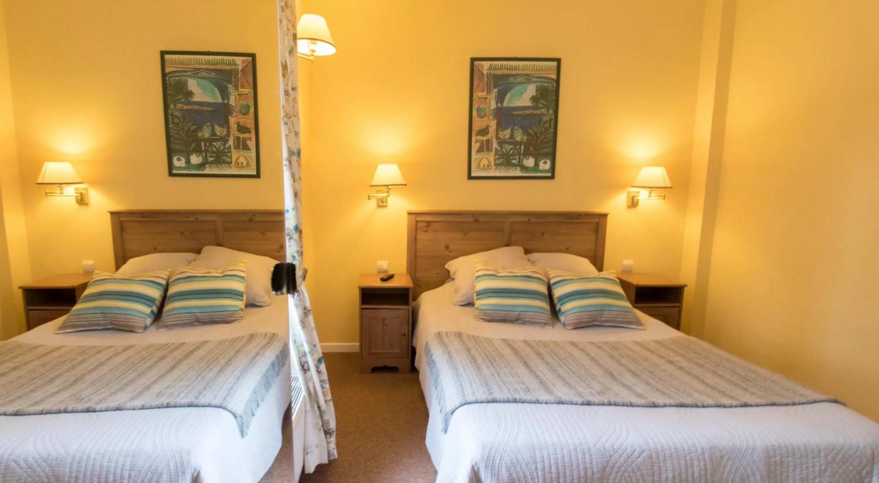 Twin Room in LOGIS Hôtel & Restaurant - Au Bord du Lac