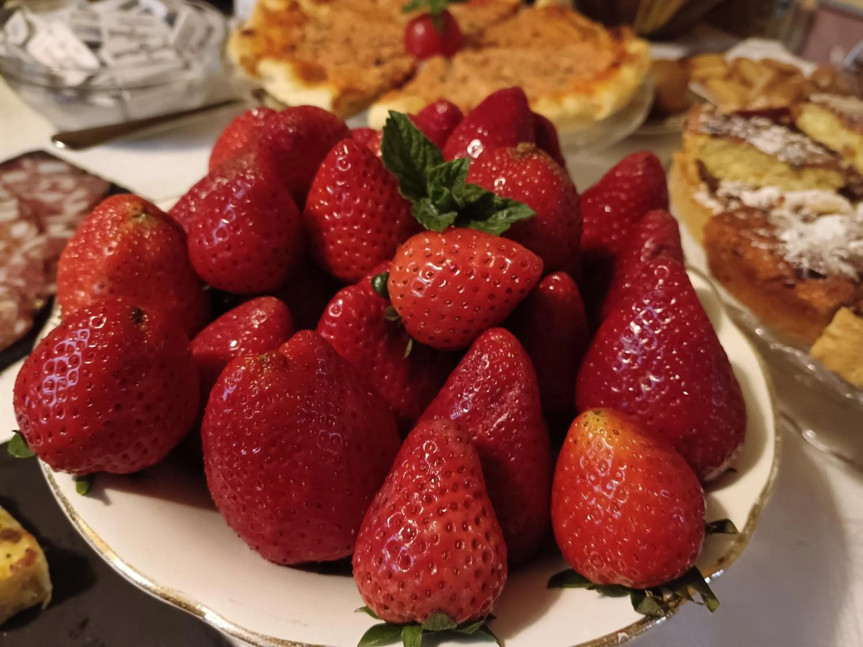 Buffet breakfast in Villa Sant’Andrea