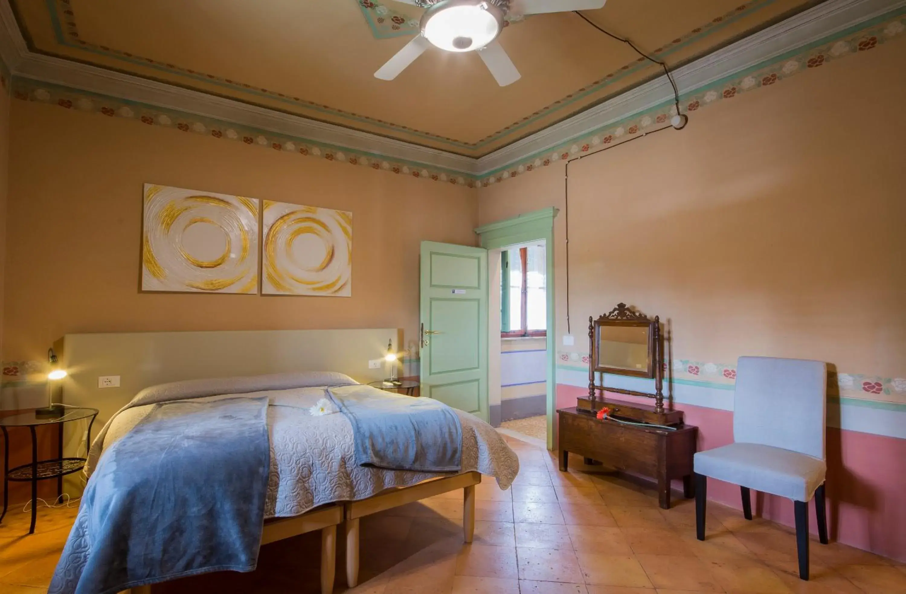Large Double or Twin Room in Villa Sant’Andrea Large Double or Twin Room in Villa Sant’Andrea