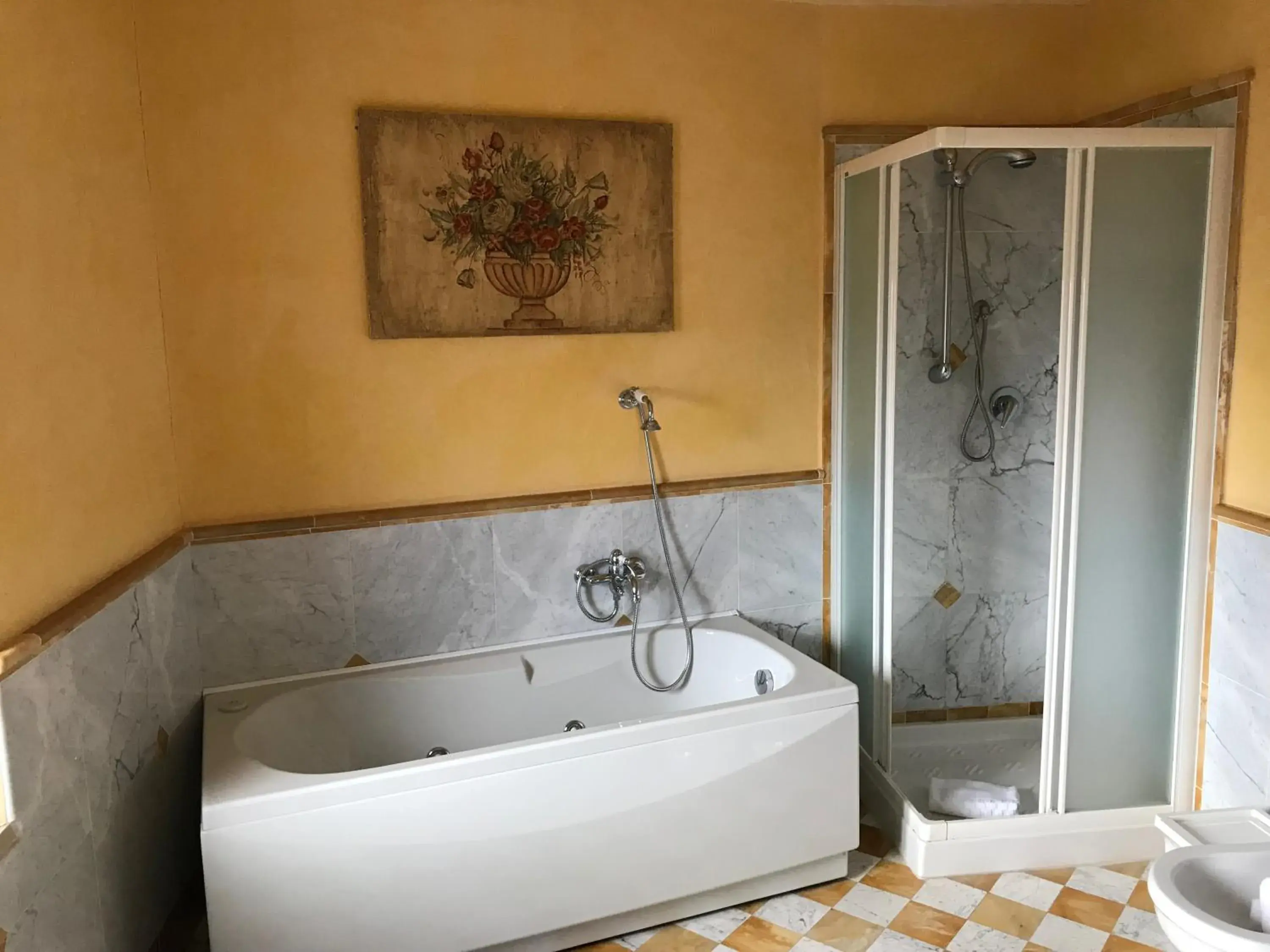 Deluxe Double or Twin Room with Spa Bath in Villa Sant’Andrea Deluxe Double or Twin Room with Spa Bath in Villa Sant’Andrea