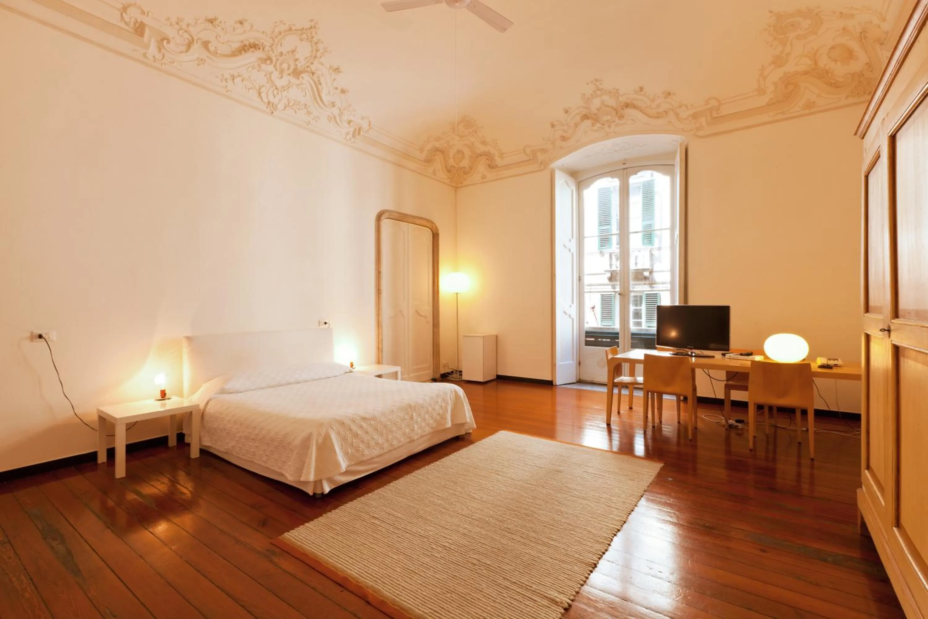 Photo of the whole room, Bed in Palazzo Cicala