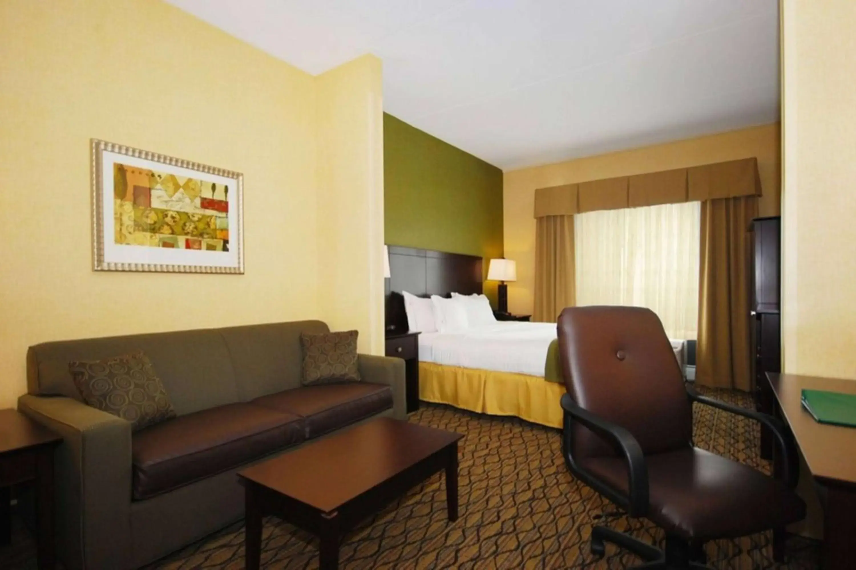 Photo of the whole room in Wingate by Wyndham Kittanning Photo of the whole room in Wingate by Wyndham Kittanning