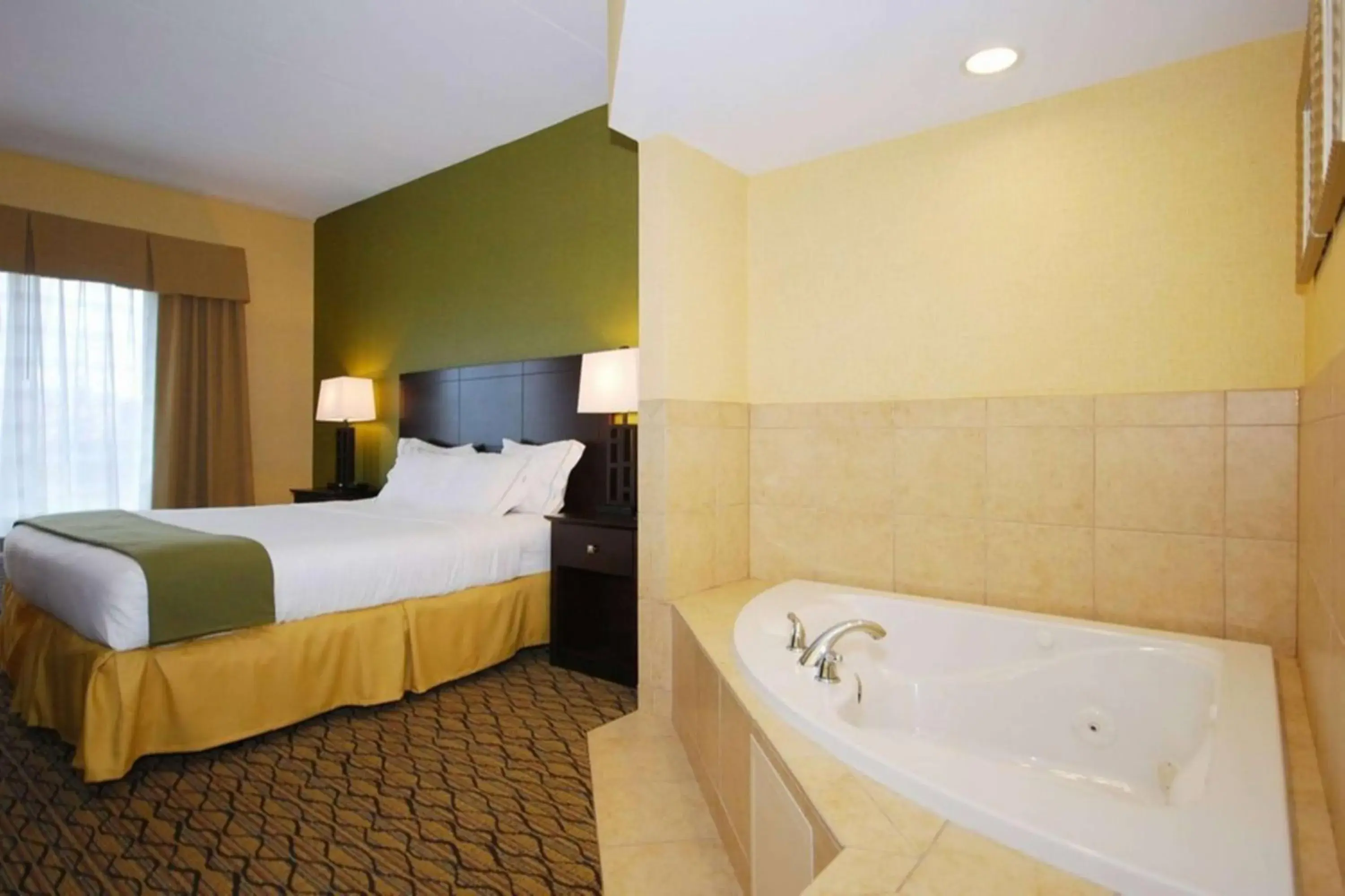 Photo of the whole room in Wingate by Wyndham Kittanning Photo of the whole room in Wingate by Wyndham Kittanning