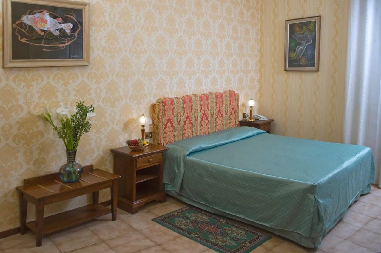 Bed in Hotel Beatrice