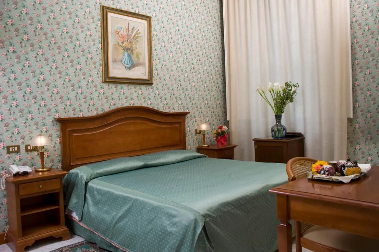 Photo of the whole room, Bed in Hotel Beatrice