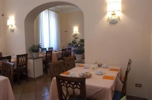 Restaurant/places to eat in Hotel Beatrice