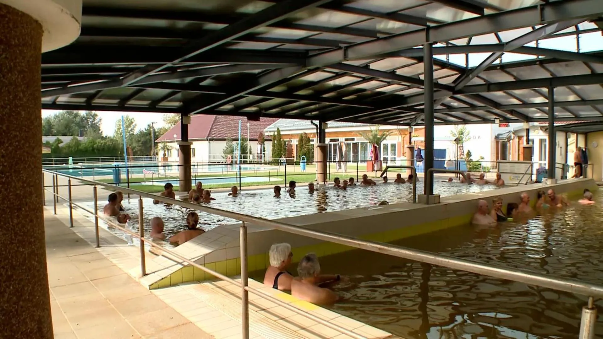 Swimming pool in Hotel Imperial Gyogyszallo es Gyogyfurdo