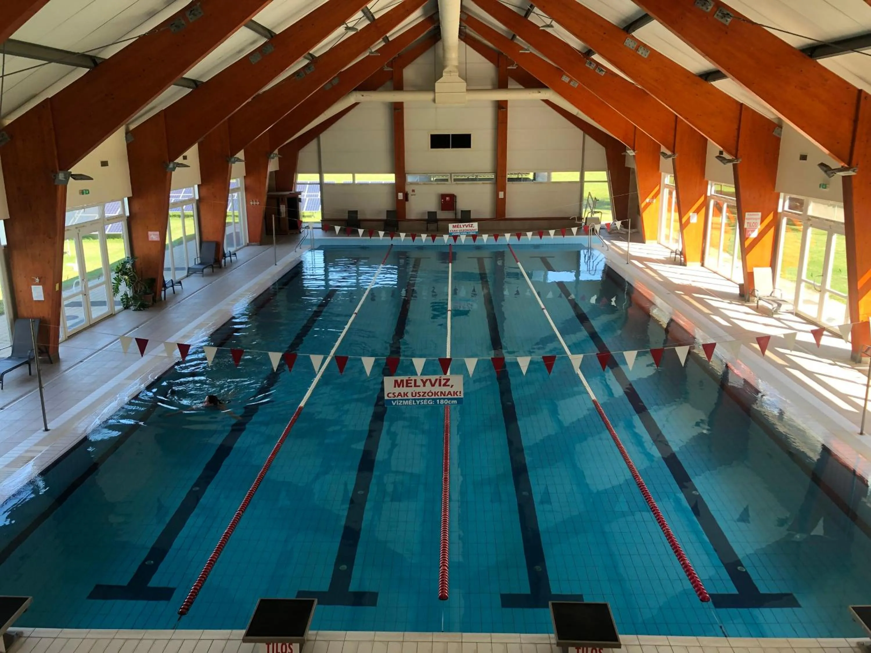 Swimming pool in Hotel Imperial Gyogyszallo es Gyogyfurdo