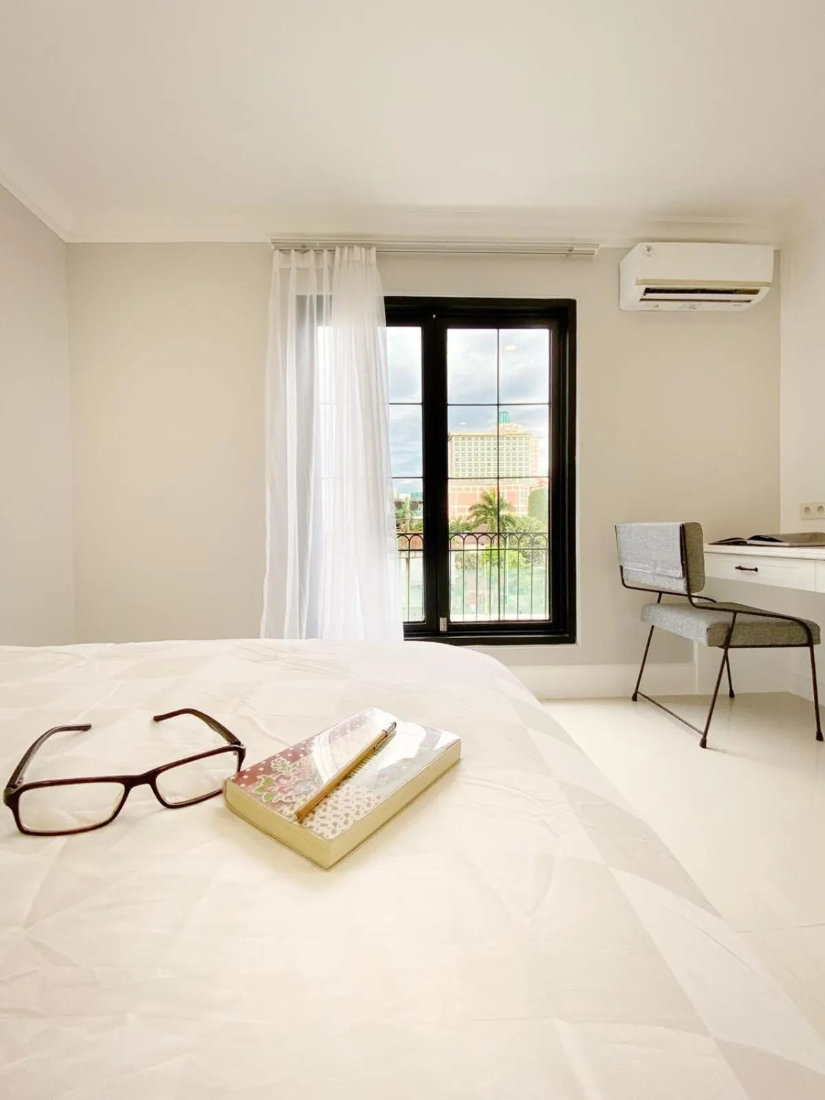 Bed in Loewys Home Tanjung Duren Jakarta Barat