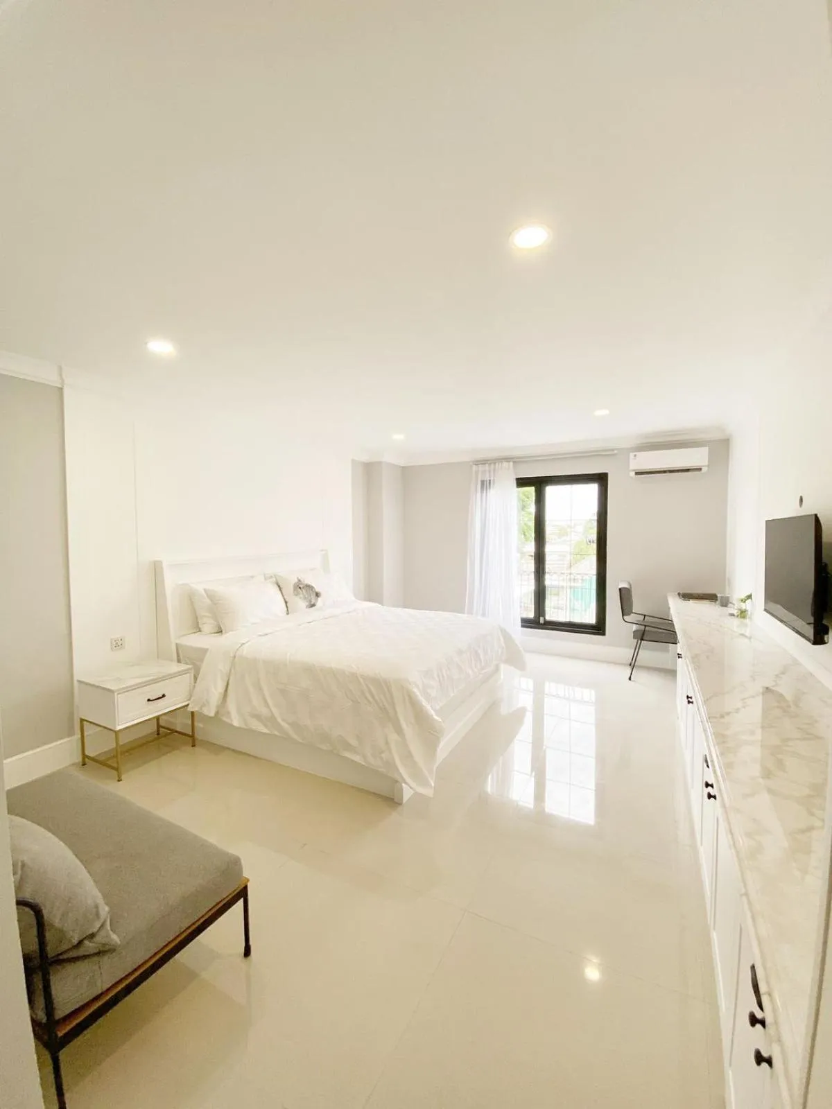 Bed in Loewys Home Tanjung Duren Jakarta Barat