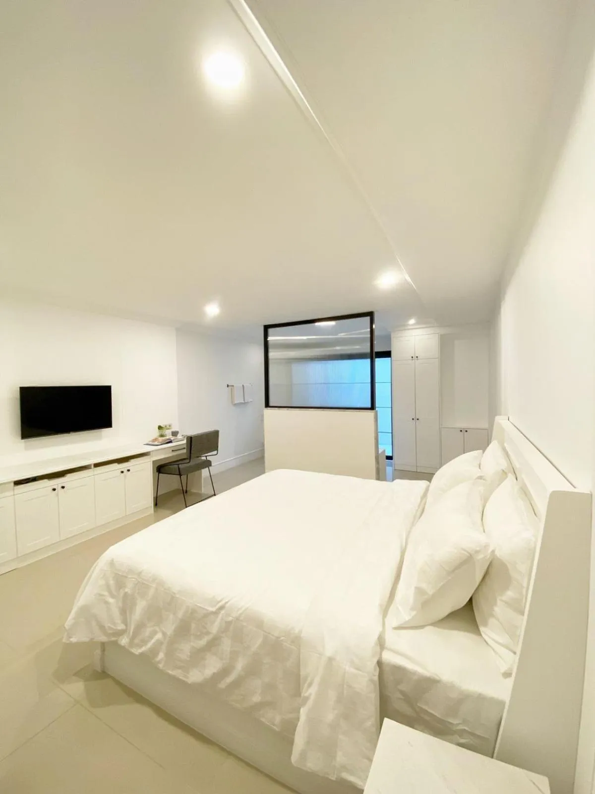 Bed in Loewys Home Tanjung Duren Jakarta Barat