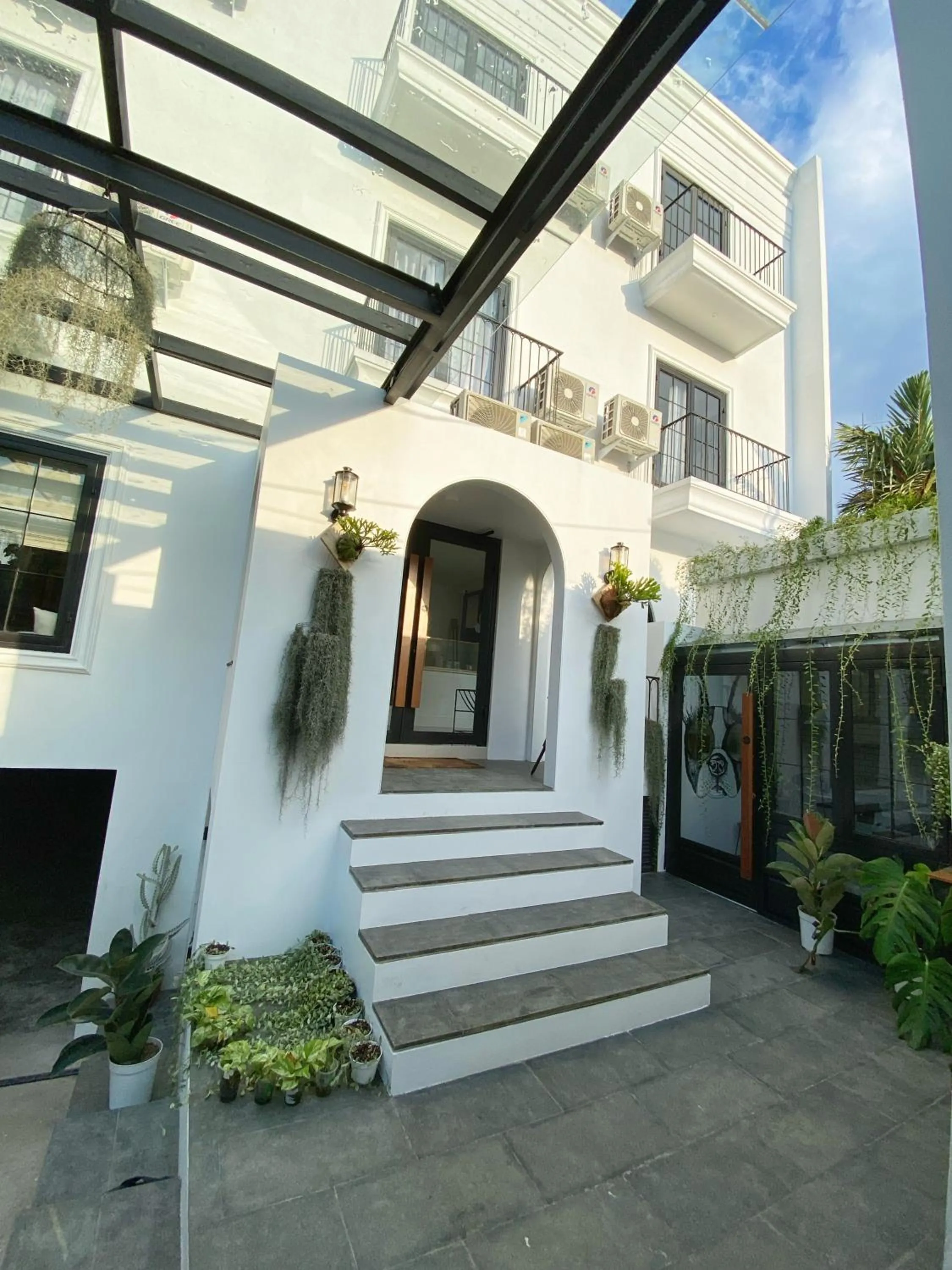 Facade/entrance in Loewys Home Tanjung Duren Jakarta Barat
