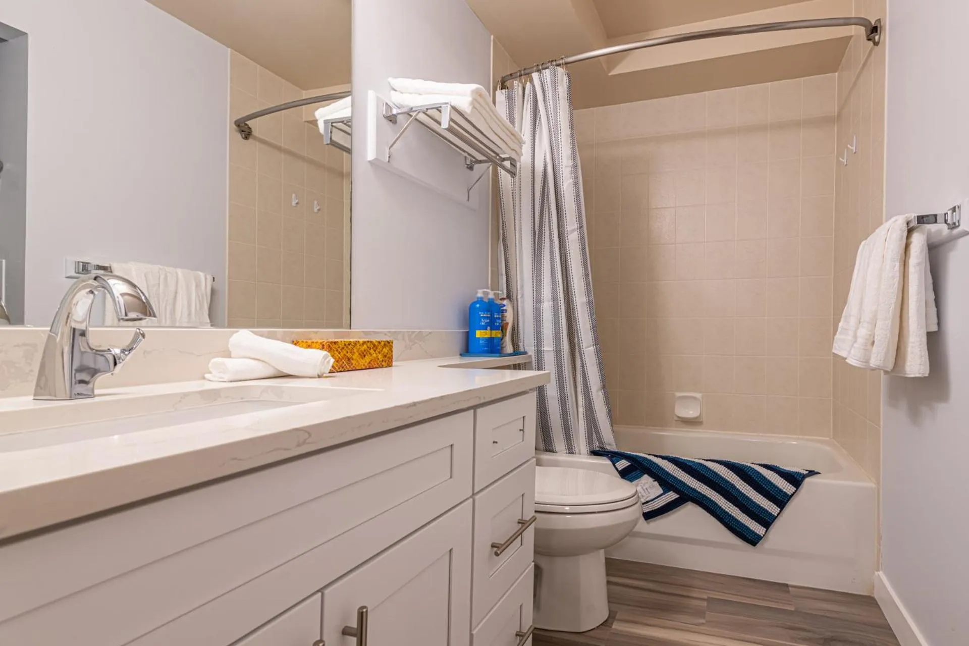 4 Bedrooms Suite Combo for Group of Families - Windtower Lodge