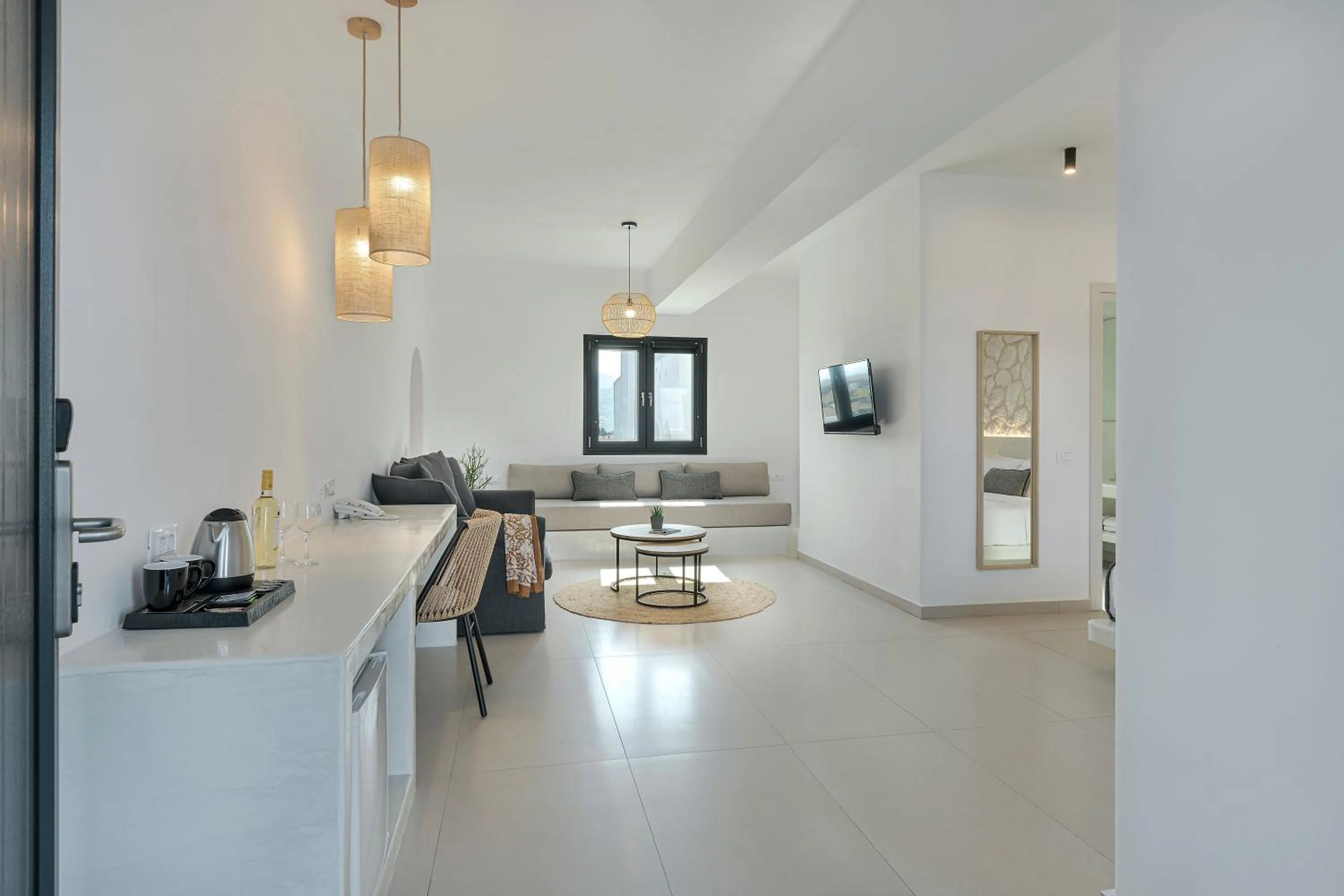 TV and multimedia in Onyx Hotel & Suites