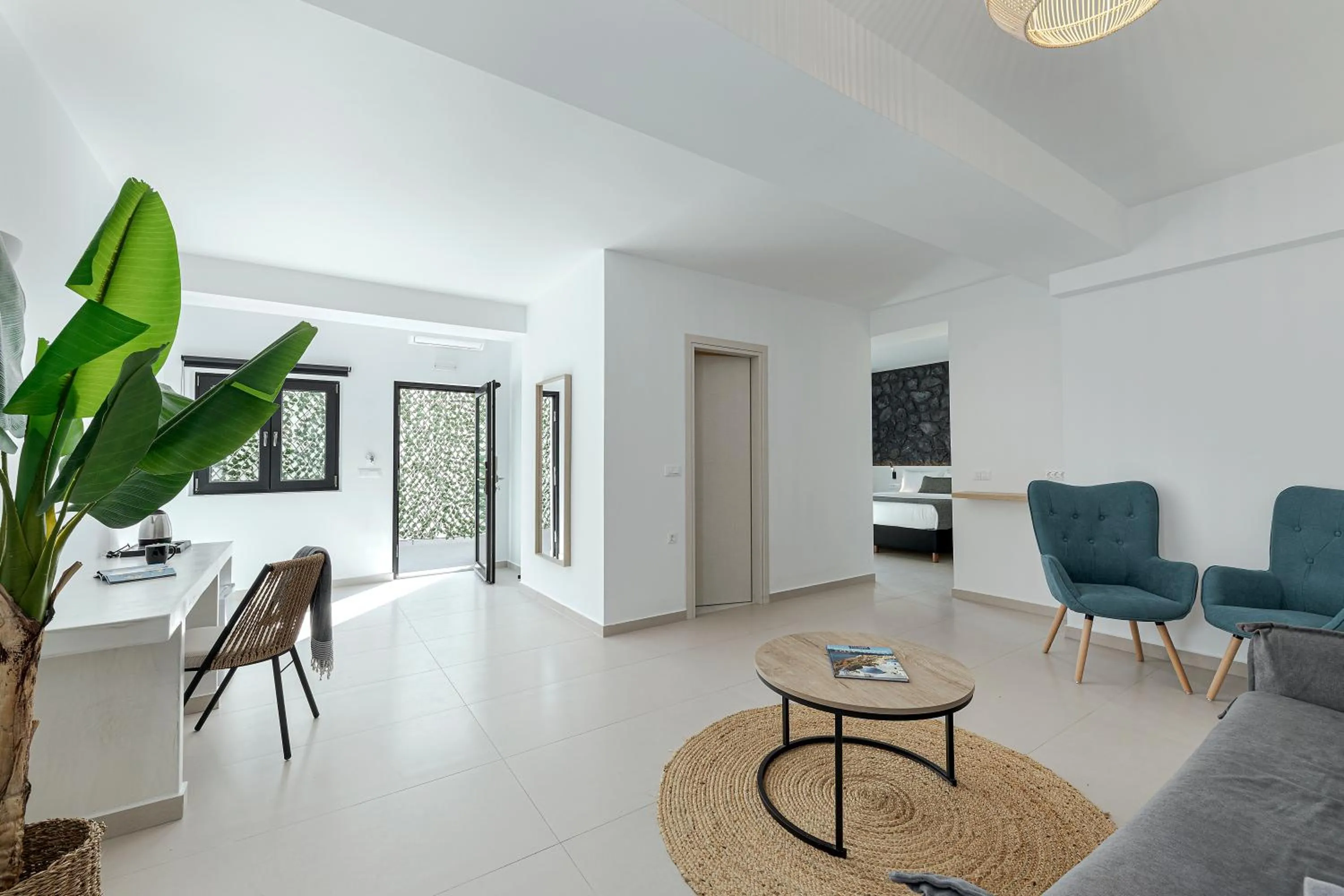 Coffee/tea facilities in Onyx Hotel & Suites