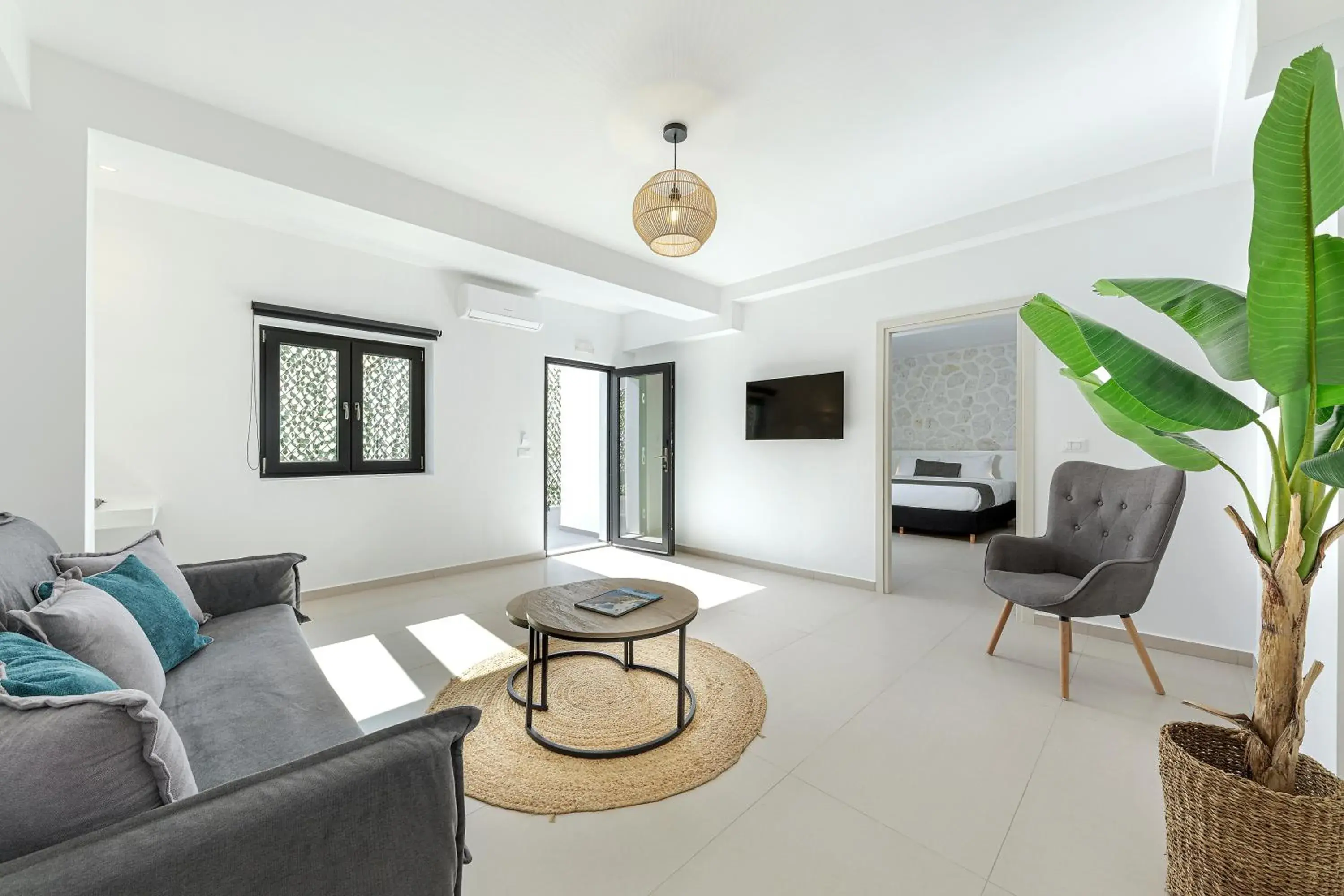 Economy Quadruple Room in Onyx Hotel & Suites Economy Quadruple Room in Onyx Hotel & Suites