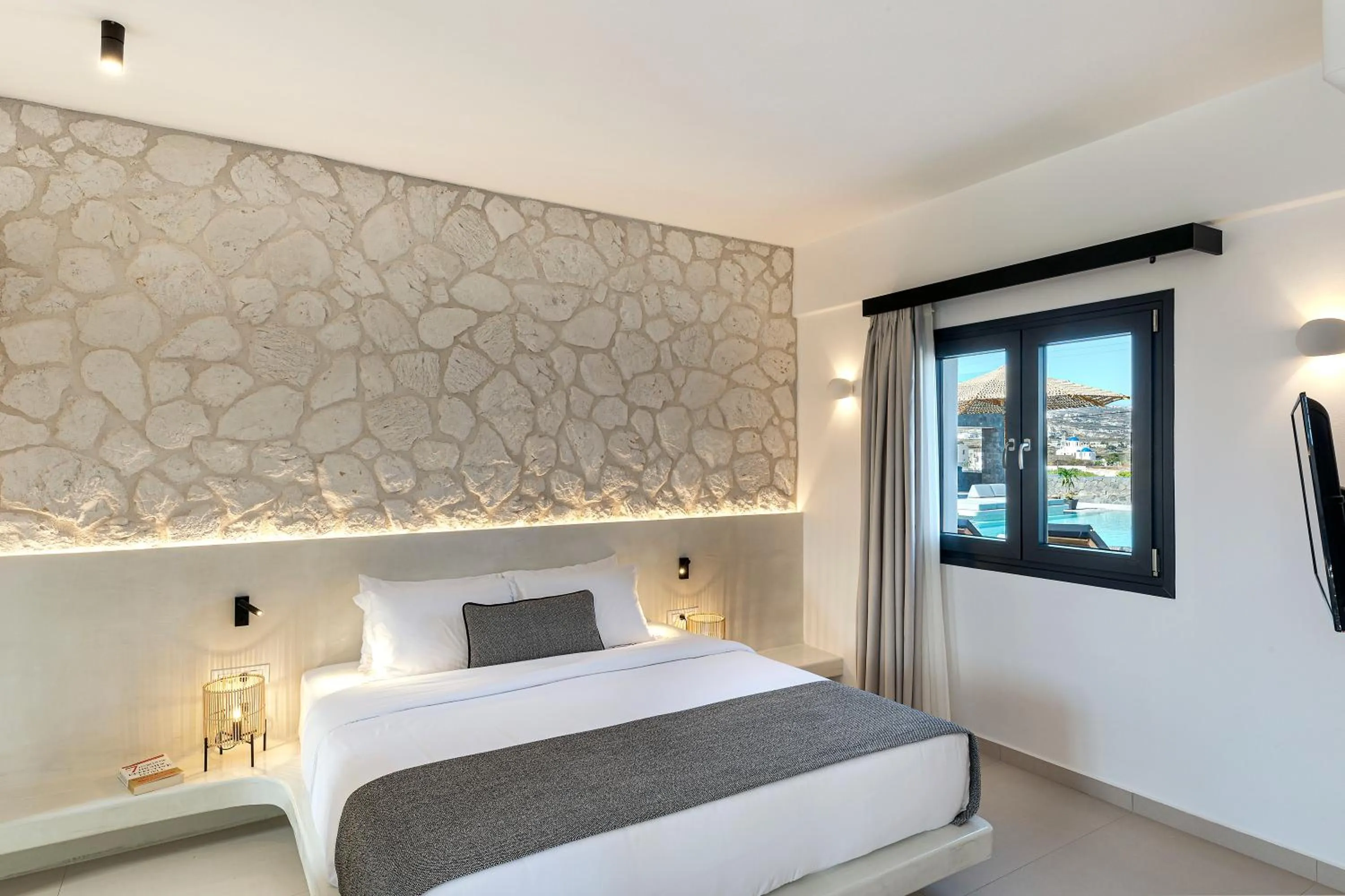 Bed in Onyx Hotel & Suites