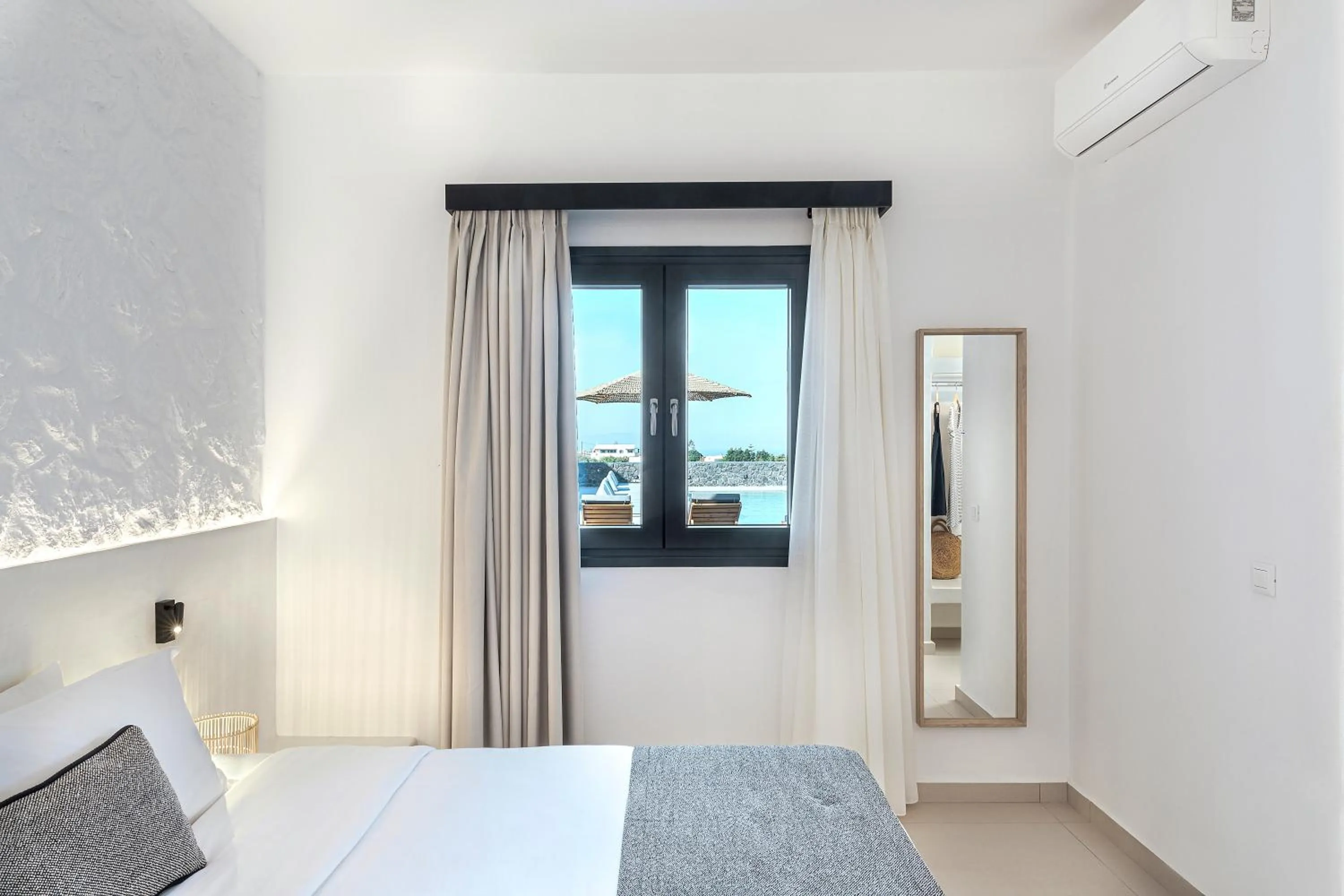 Bed in Onyx Hotel & Suites