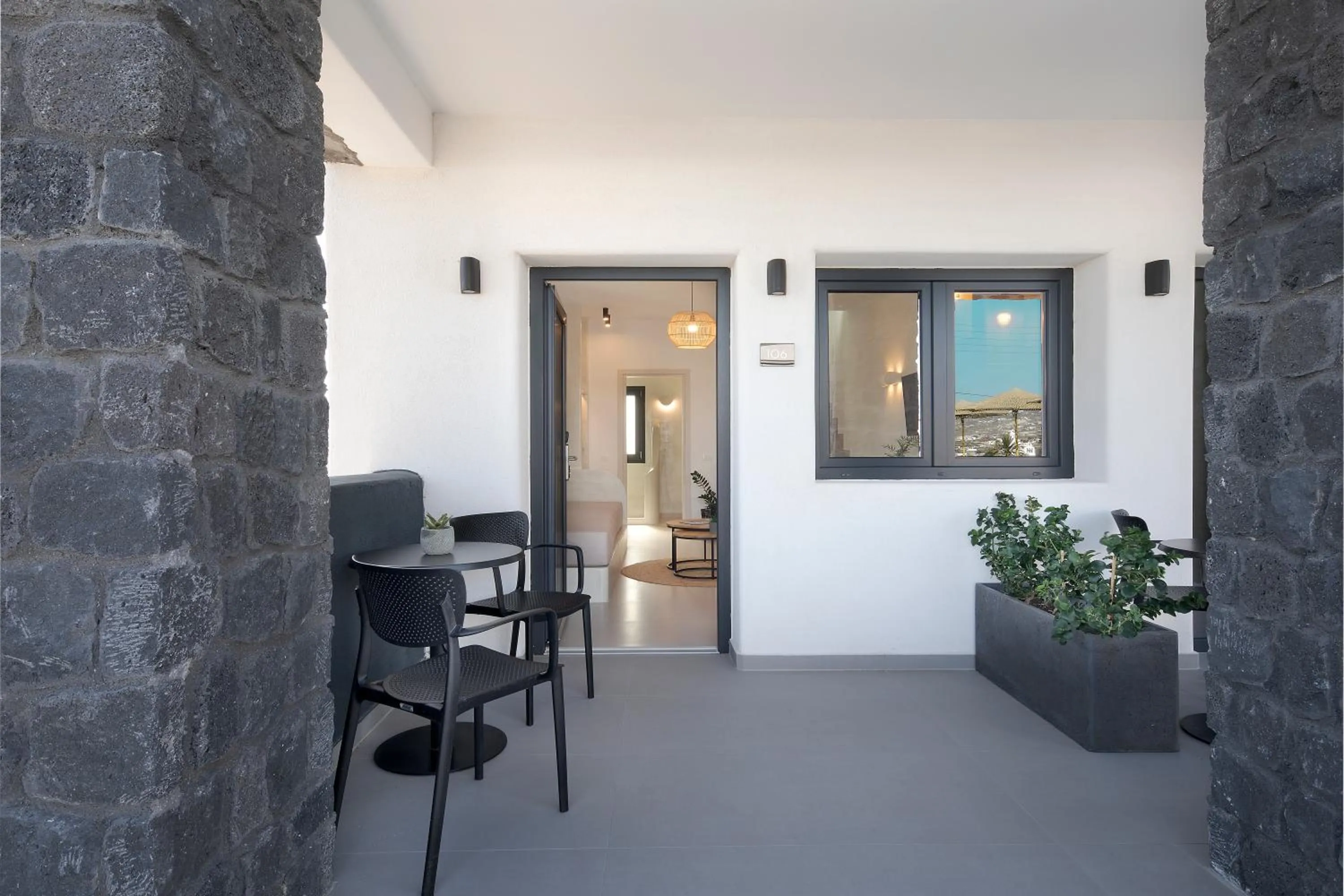 Patio in Onyx Hotel & Suites