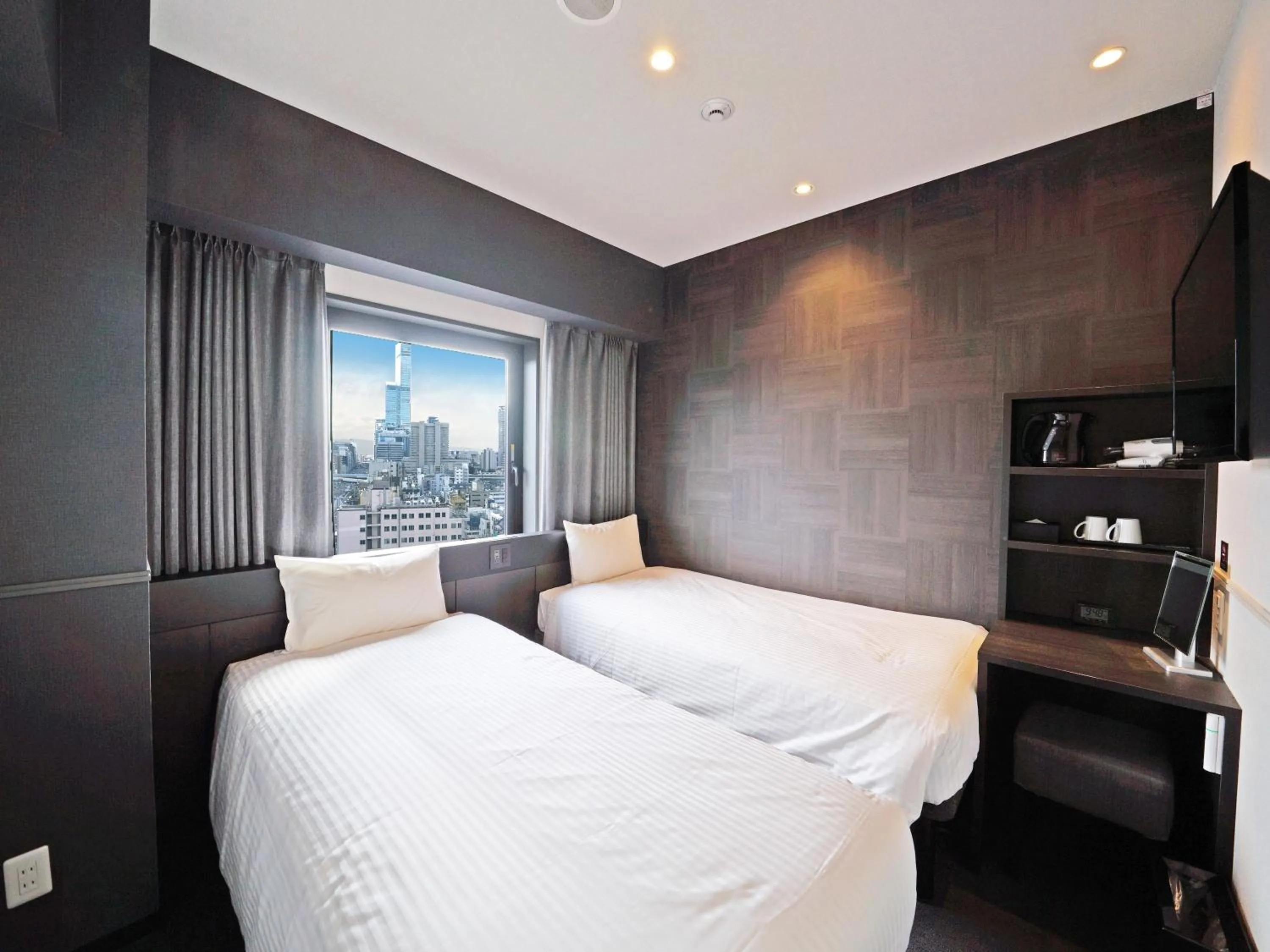 Bedroom, Bed in CHISUN STANDARD Osaka Shin-Imamiya