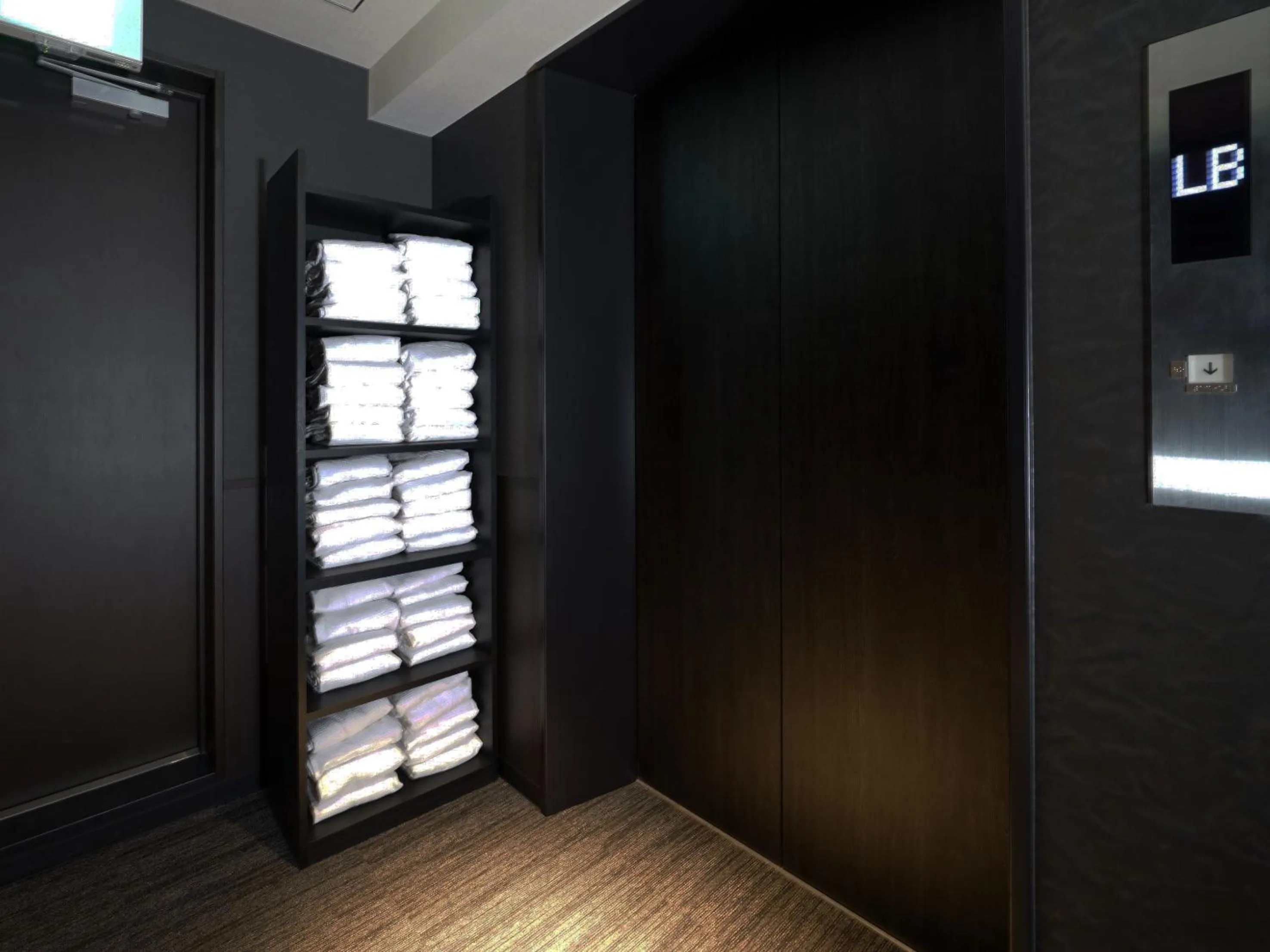 elevator in CHISUN STANDARD Osaka Shin-Imamiya