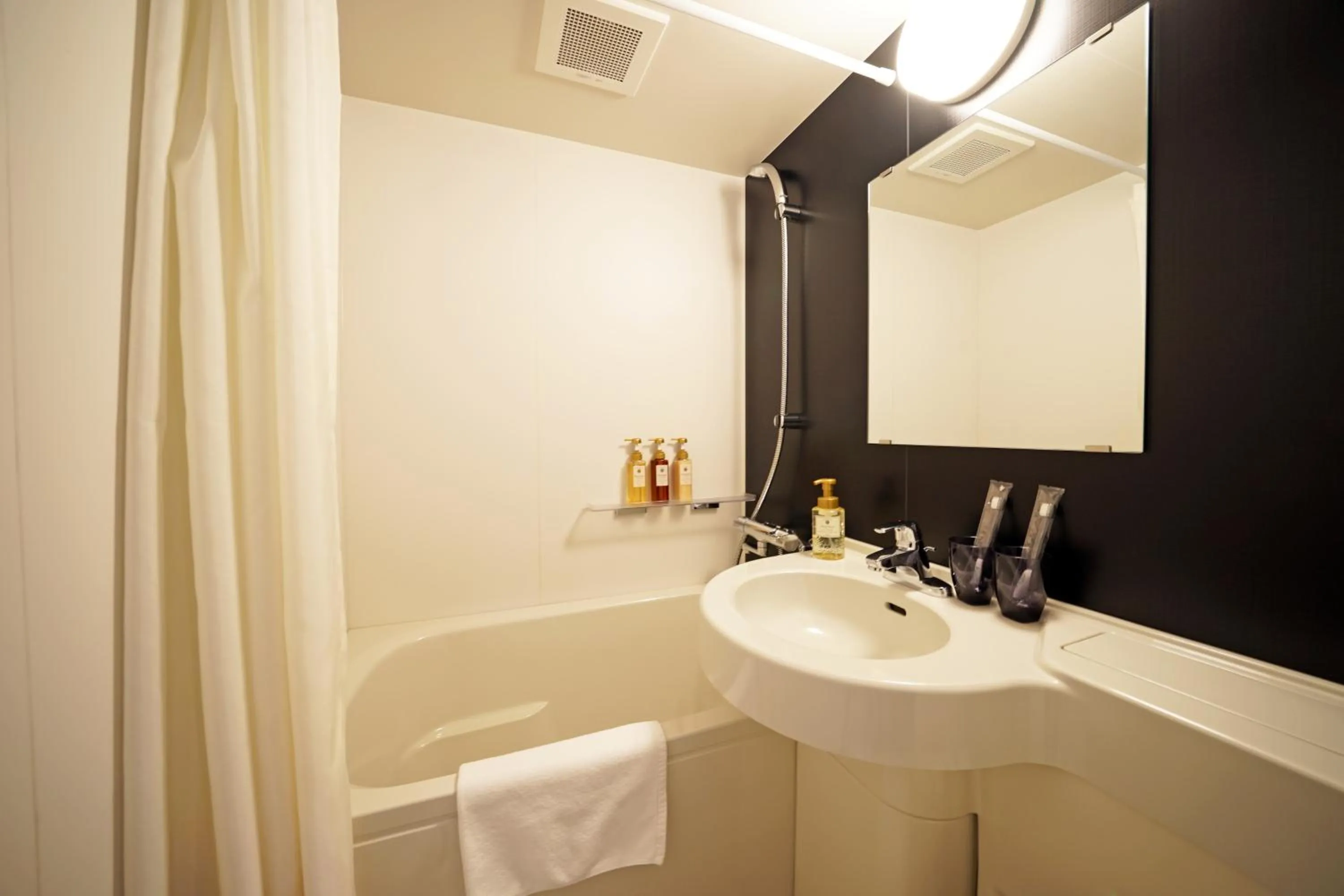 Bathroom in CHISUN STANDARD Osaka Shin-Imamiya