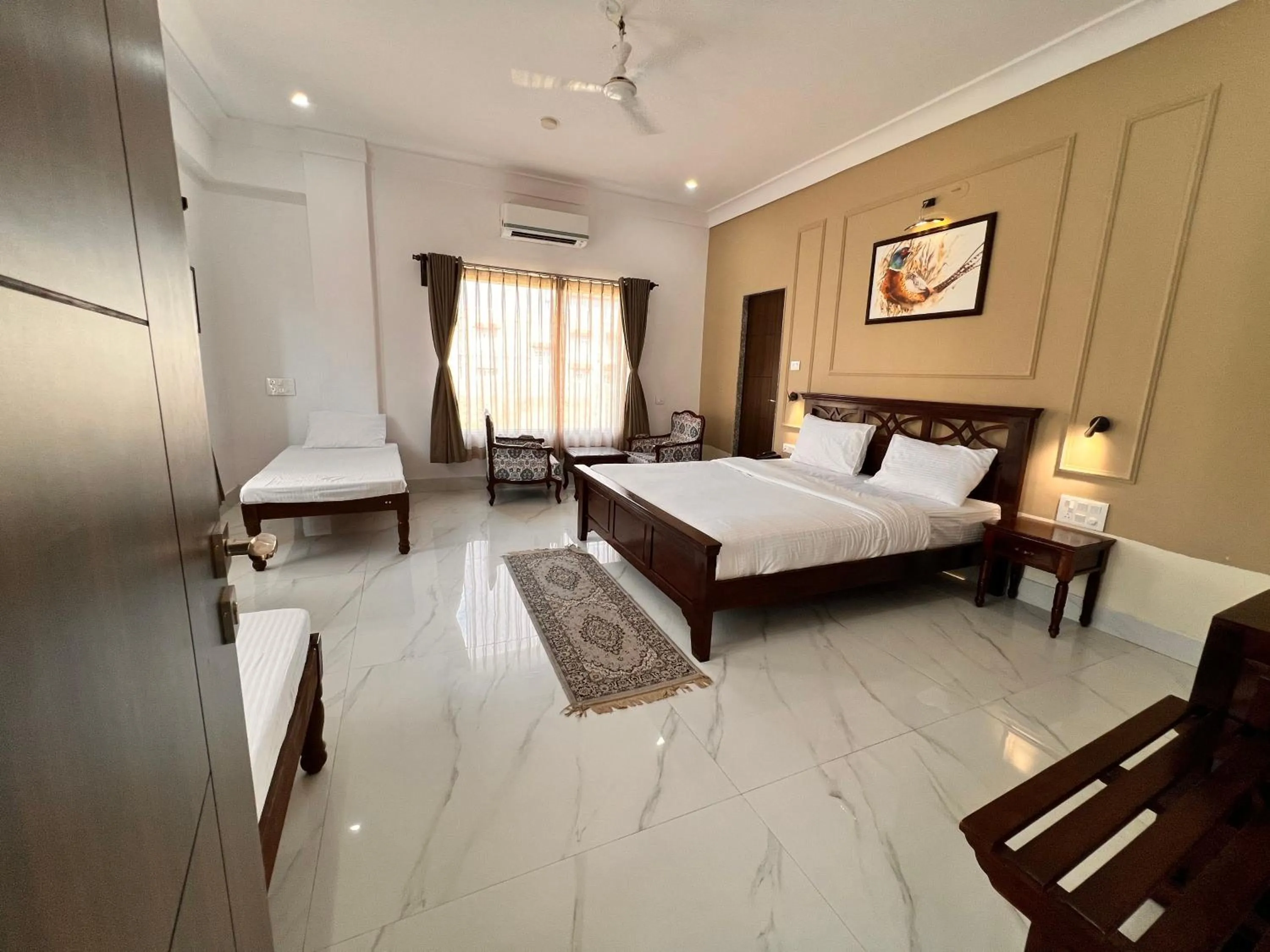 Bed in Revaas Lake View Boutique Stay