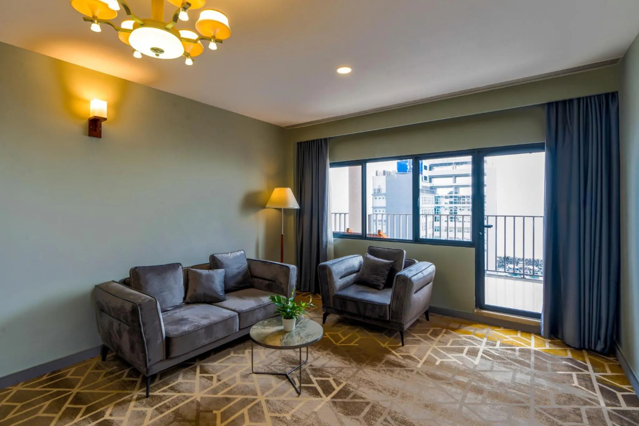 Living room in Manhattan Business Hotel, Male