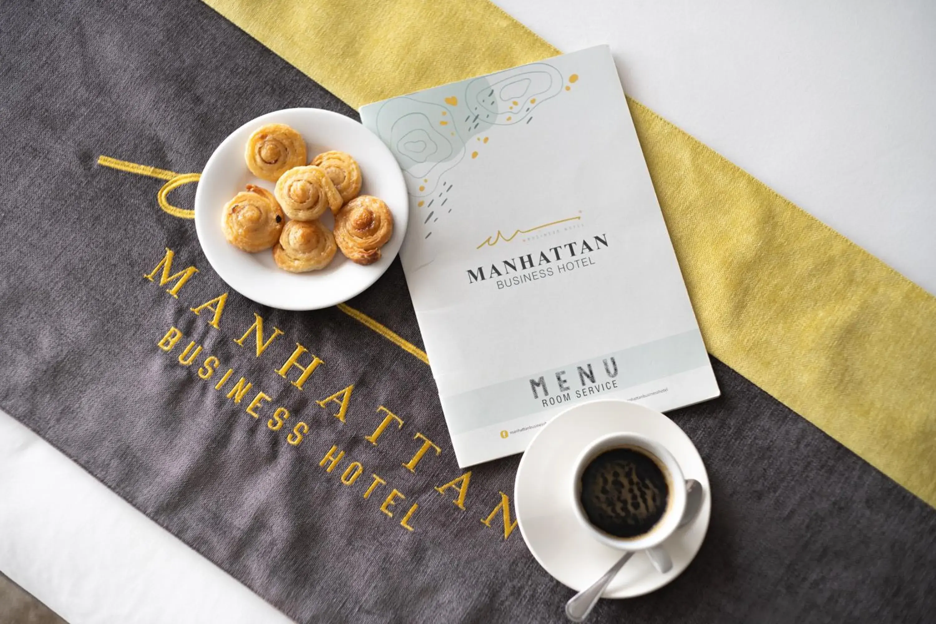 Breakfast in Manhattan Business Hotel, Male Breakfast in Manhattan Business Hotel, Male