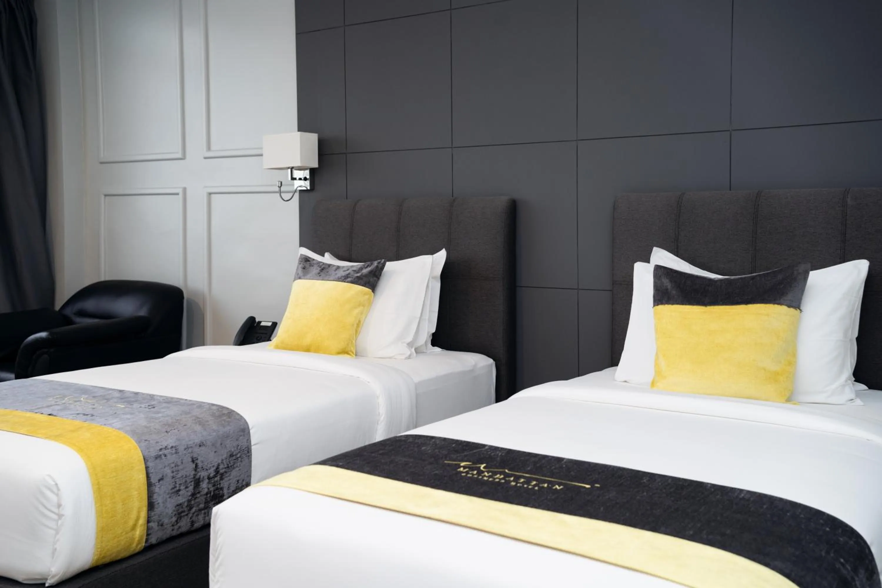 Bed in Manhattan Business Hotel, Male