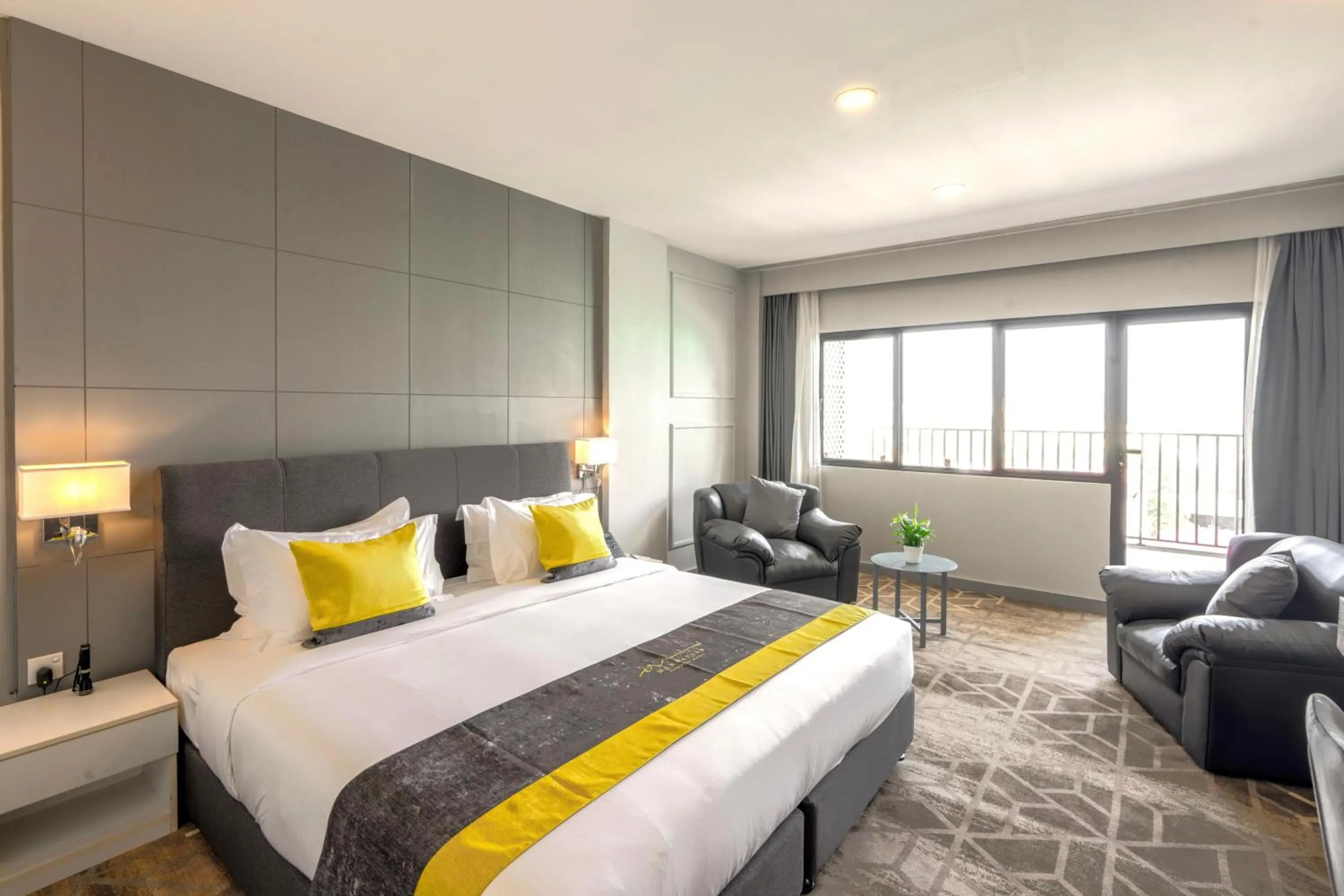 Photo of the whole room, Bed in Manhattan Business Hotel, Male