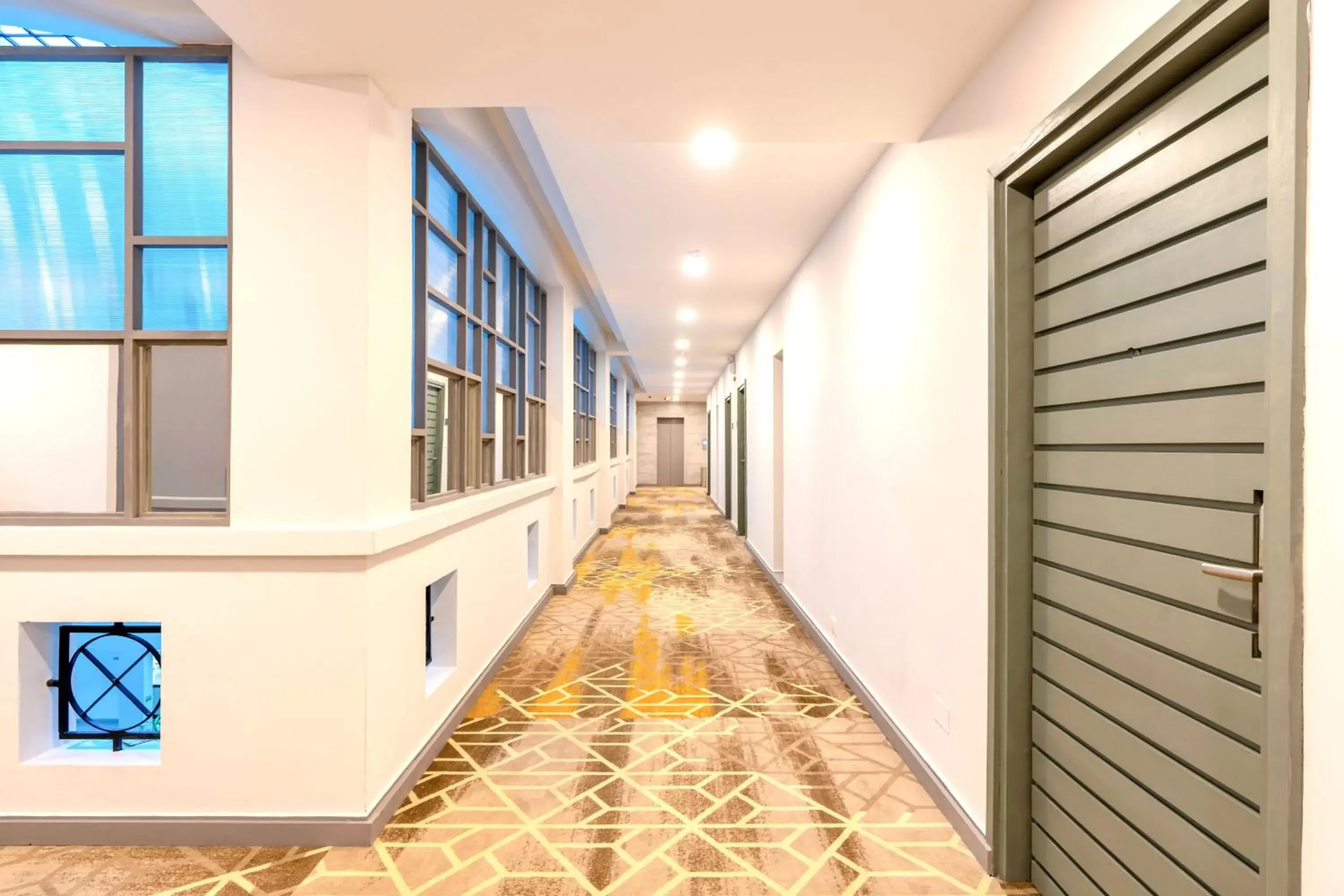 Property building in Manhattan Business Hotel, Male Property building in Manhattan Business Hotel, Male