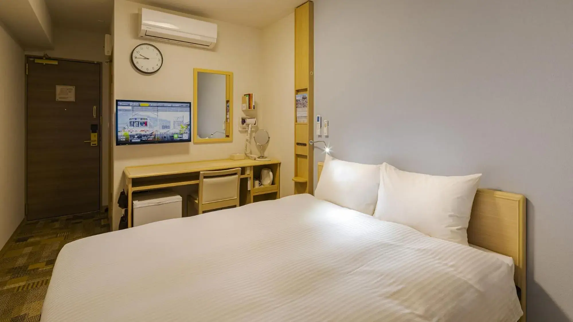 Bedroom, Bed in Toyoko Inn Tokyo Ikebukuro Kita guchi No 2 Bedroom, Bed in Toyoko Inn Tokyo Ikebukuro Kita guchi No 2