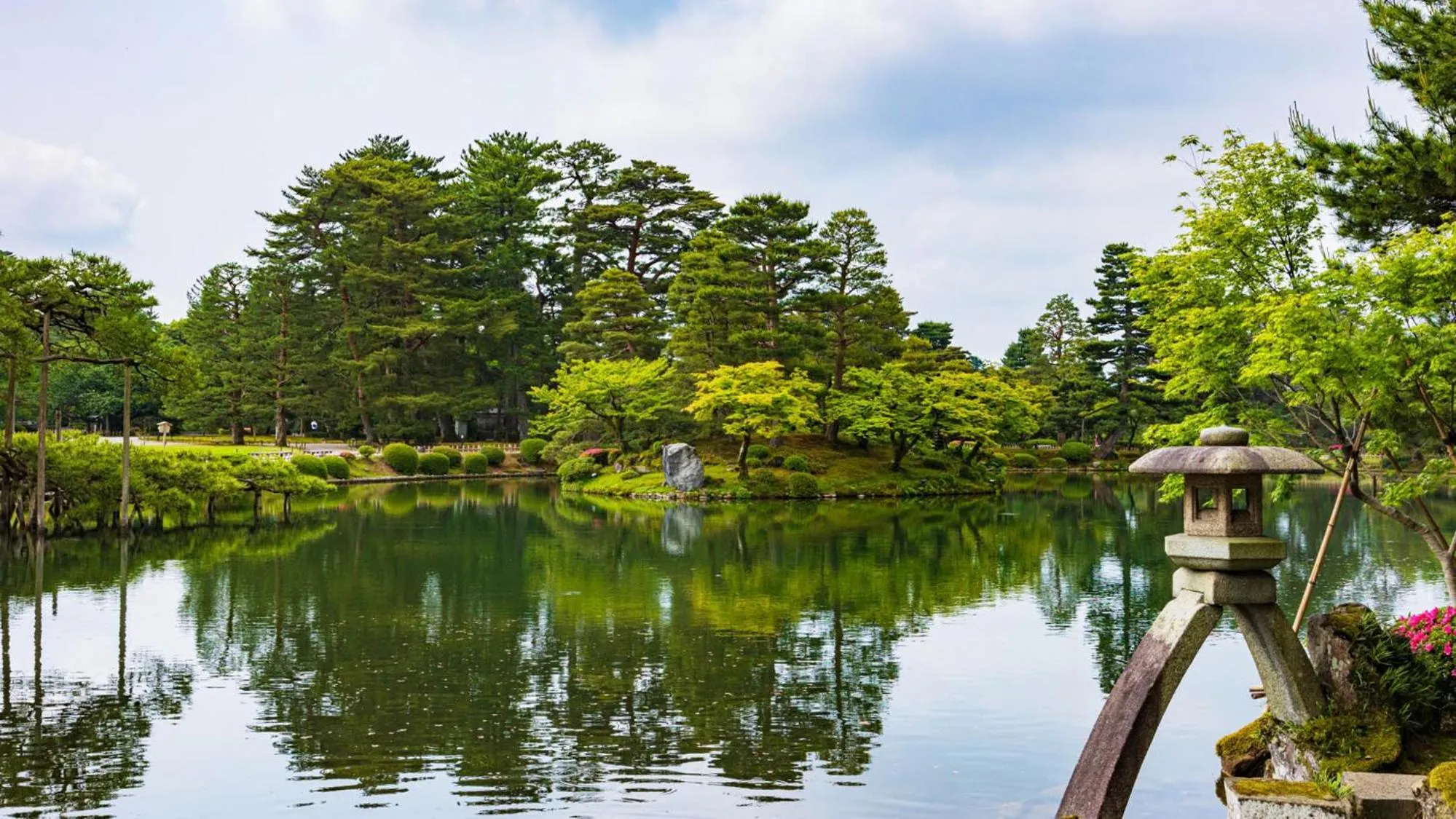 Nearby landmark in Toyoko Inn Kanazawa Kenrokuen Korimbo