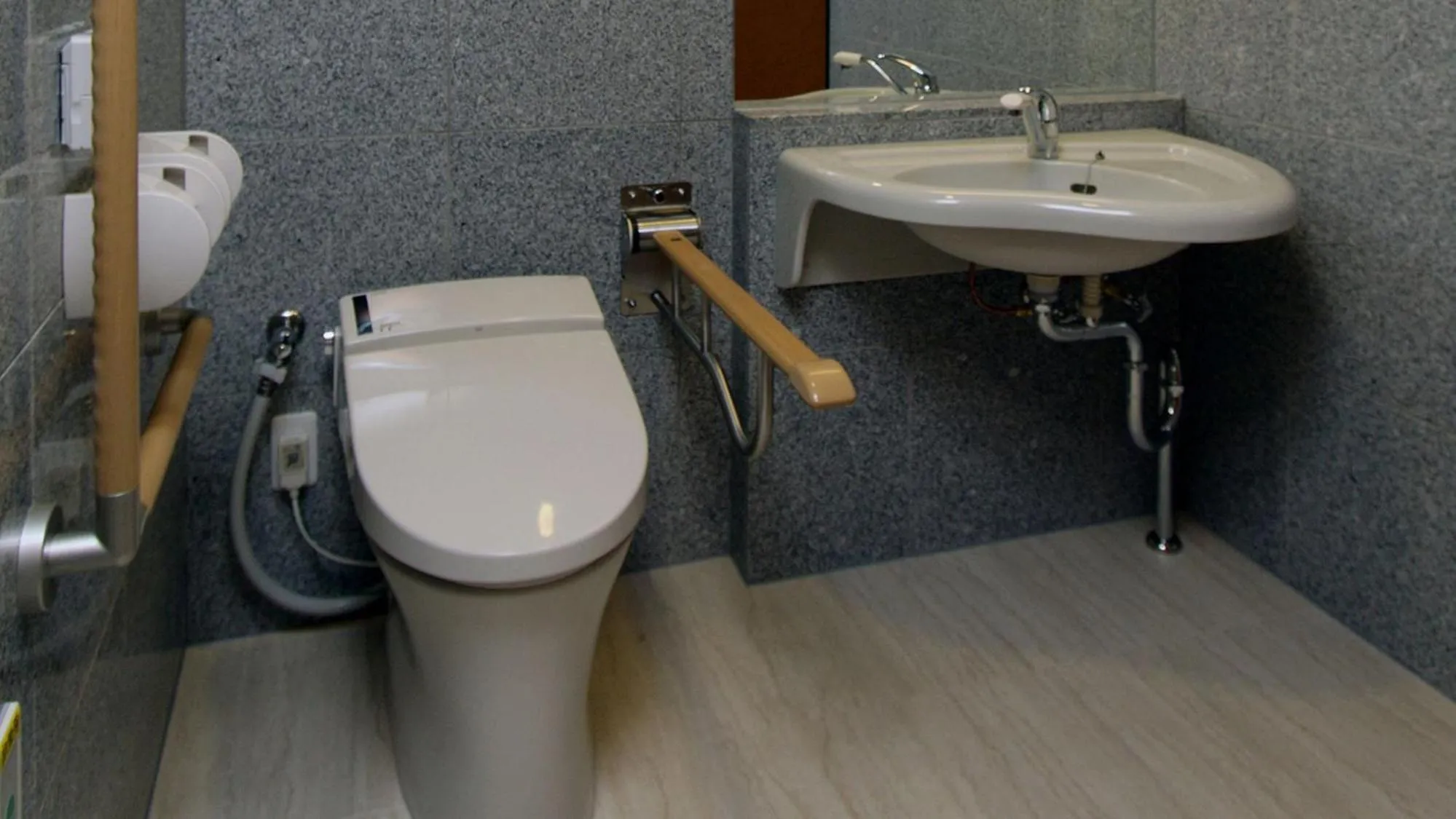 Toilet in Toyoko Inn Nara Shin Omiya Ekimae